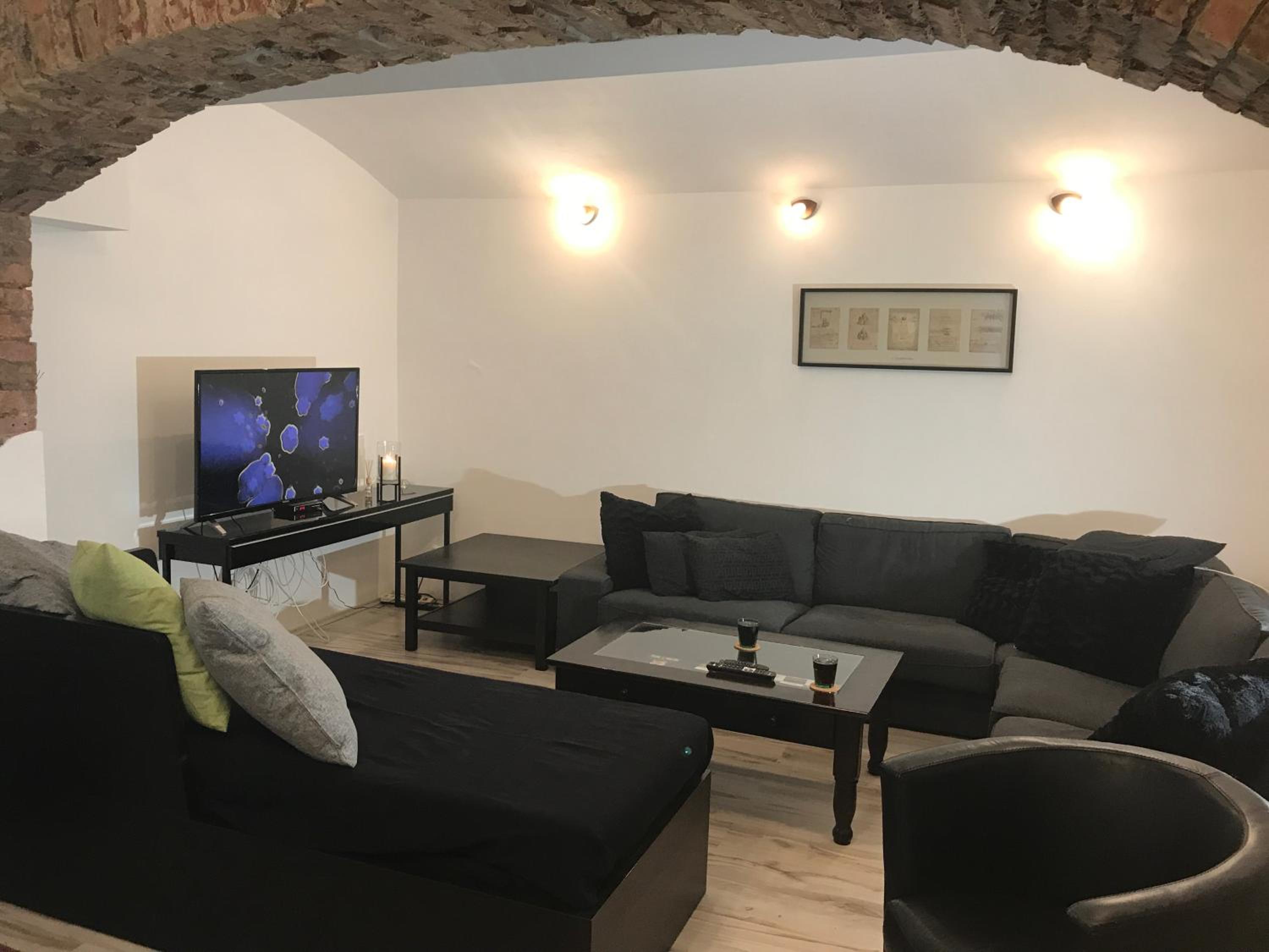 Big Homebase with Billardtable