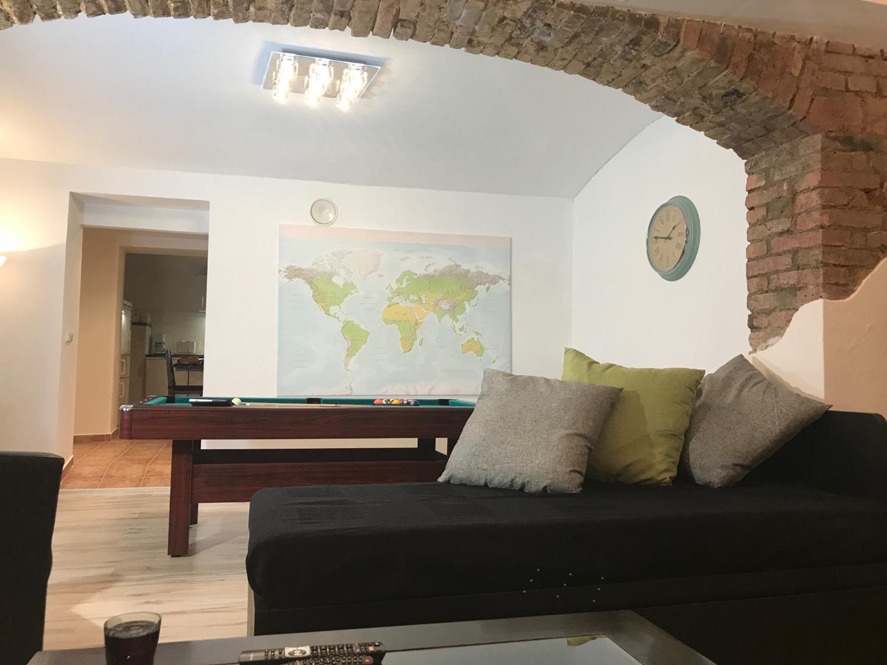 Big Homebase with Billardtable
