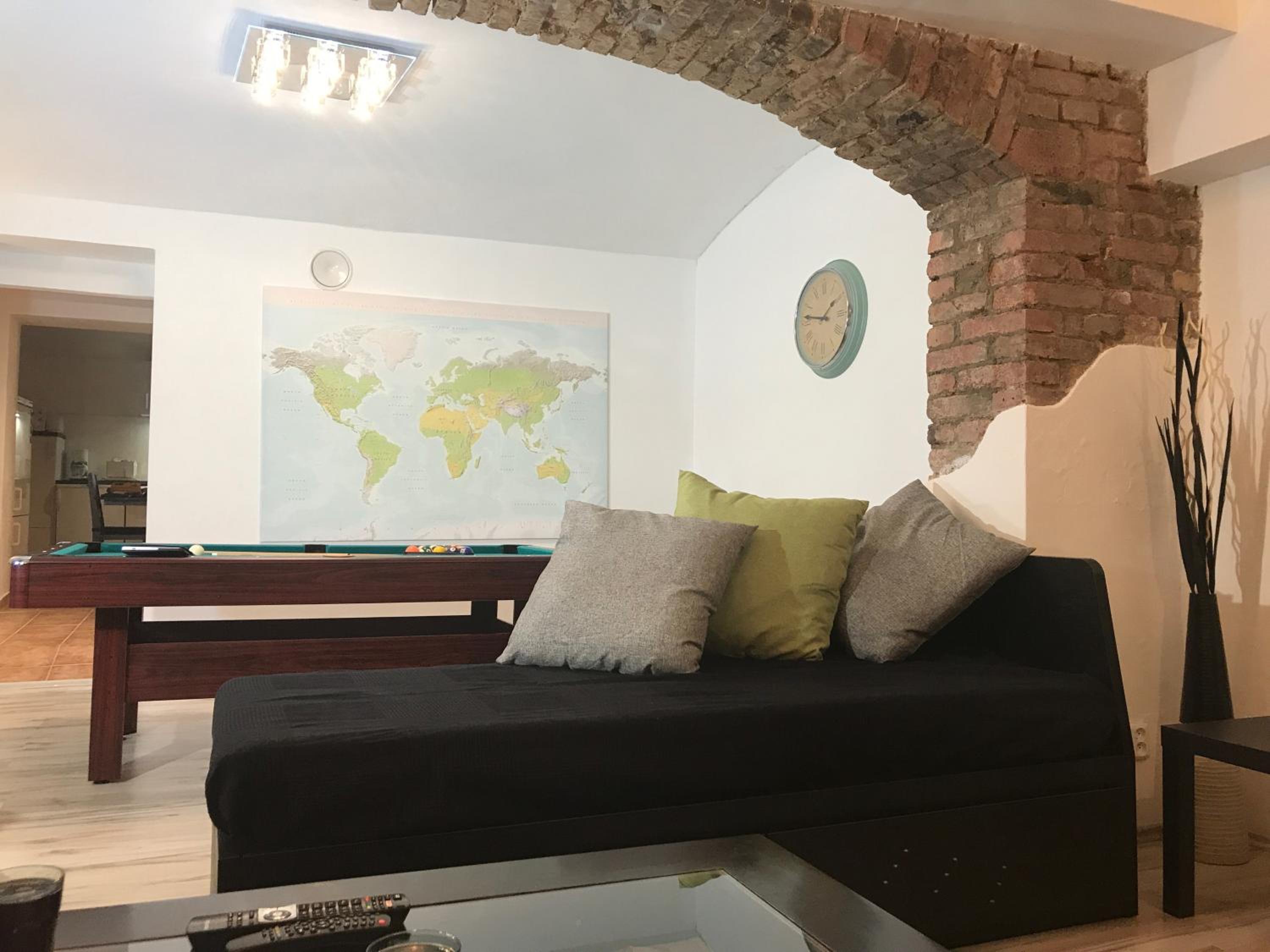 Big Homebase with Billardtable