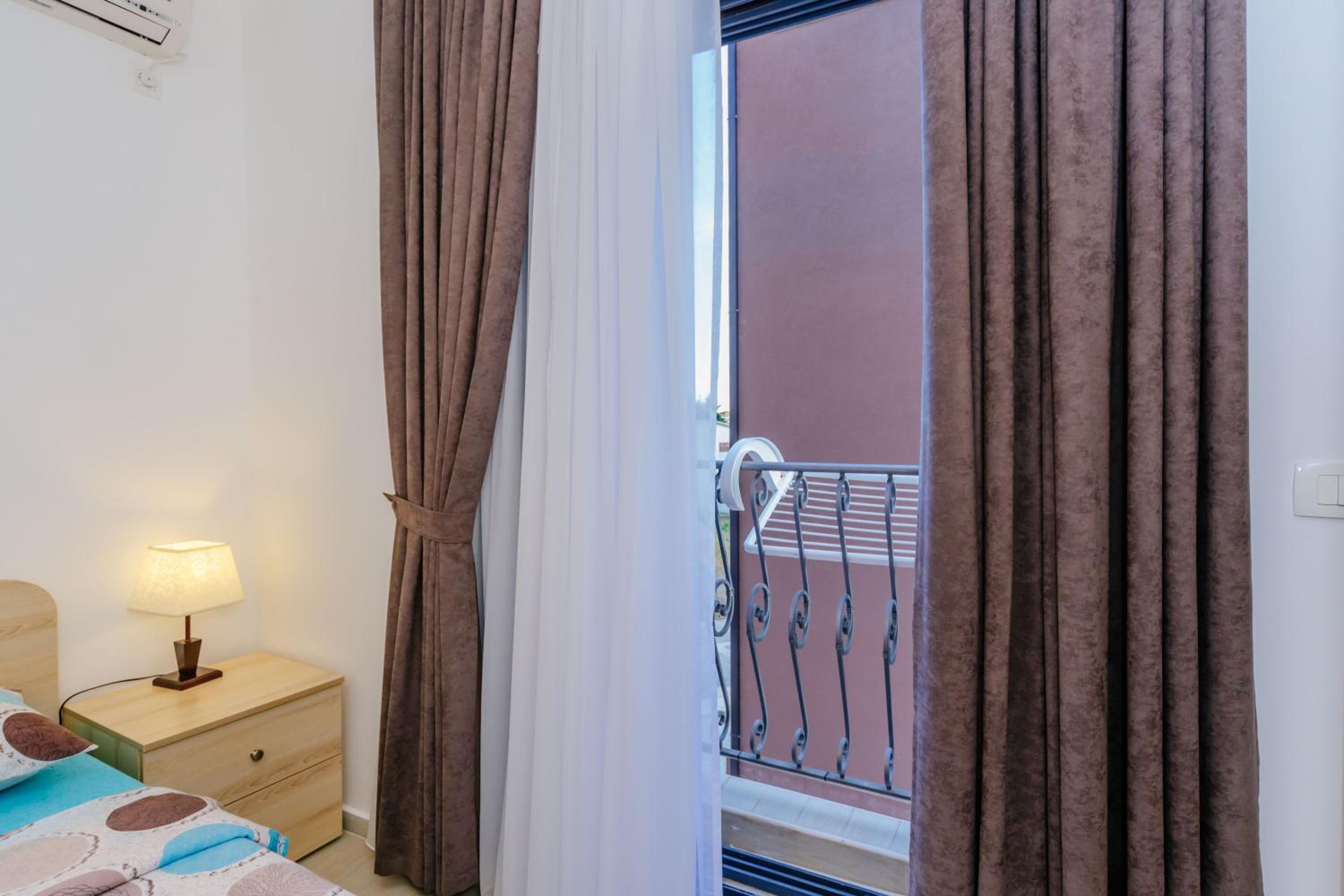 Opium Mar Apartments