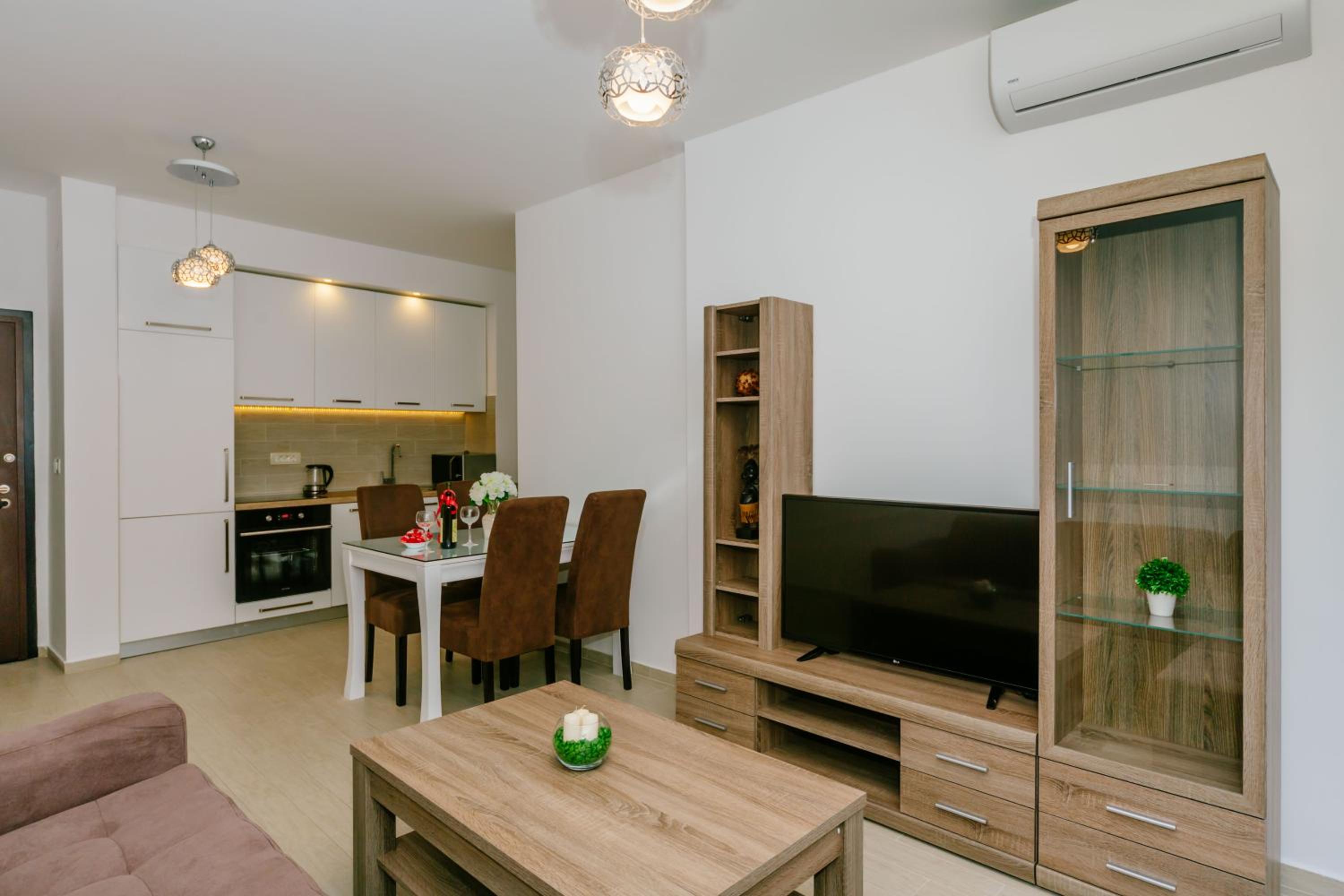 Opium Mar Apartments