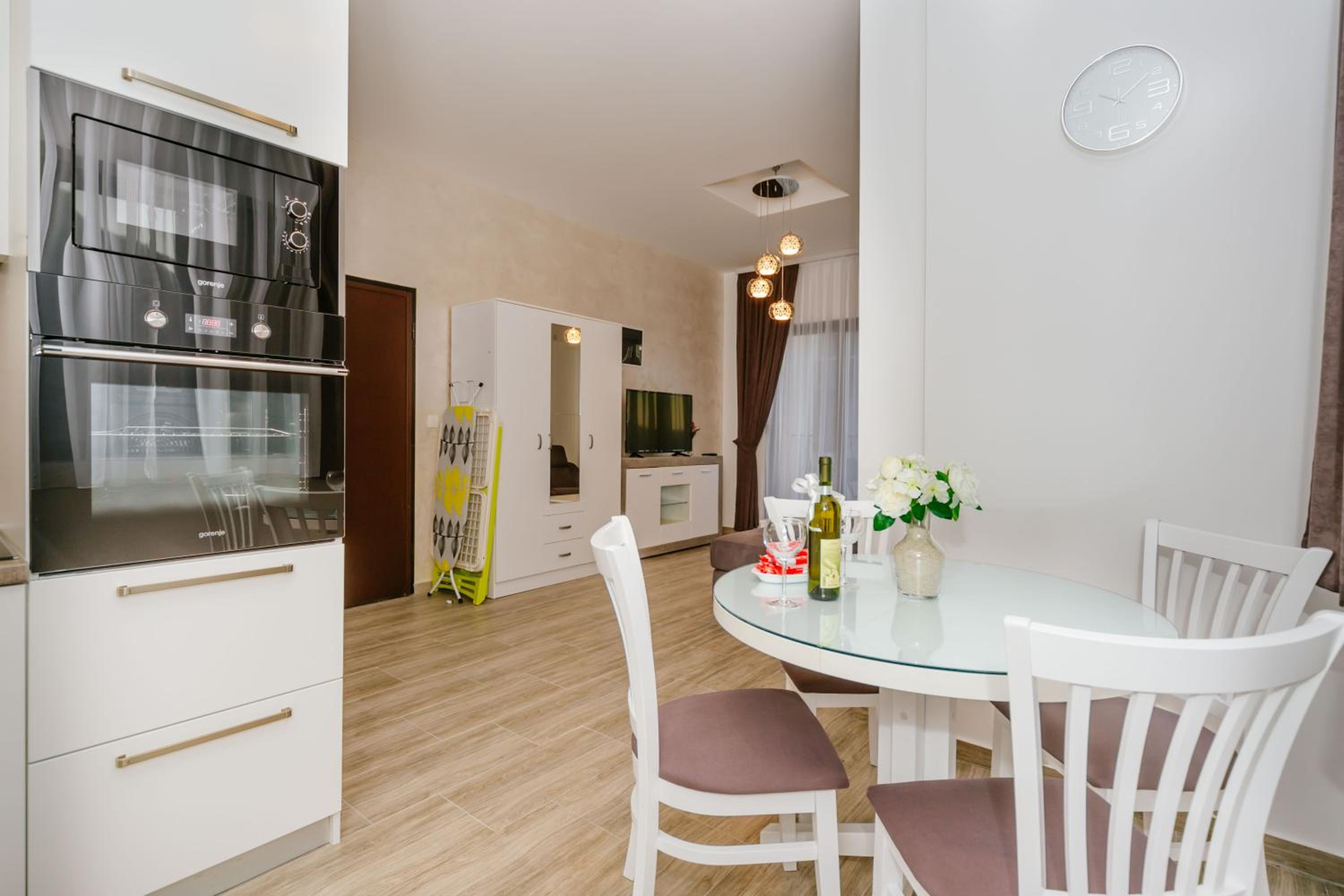 Opium Mar Apartments