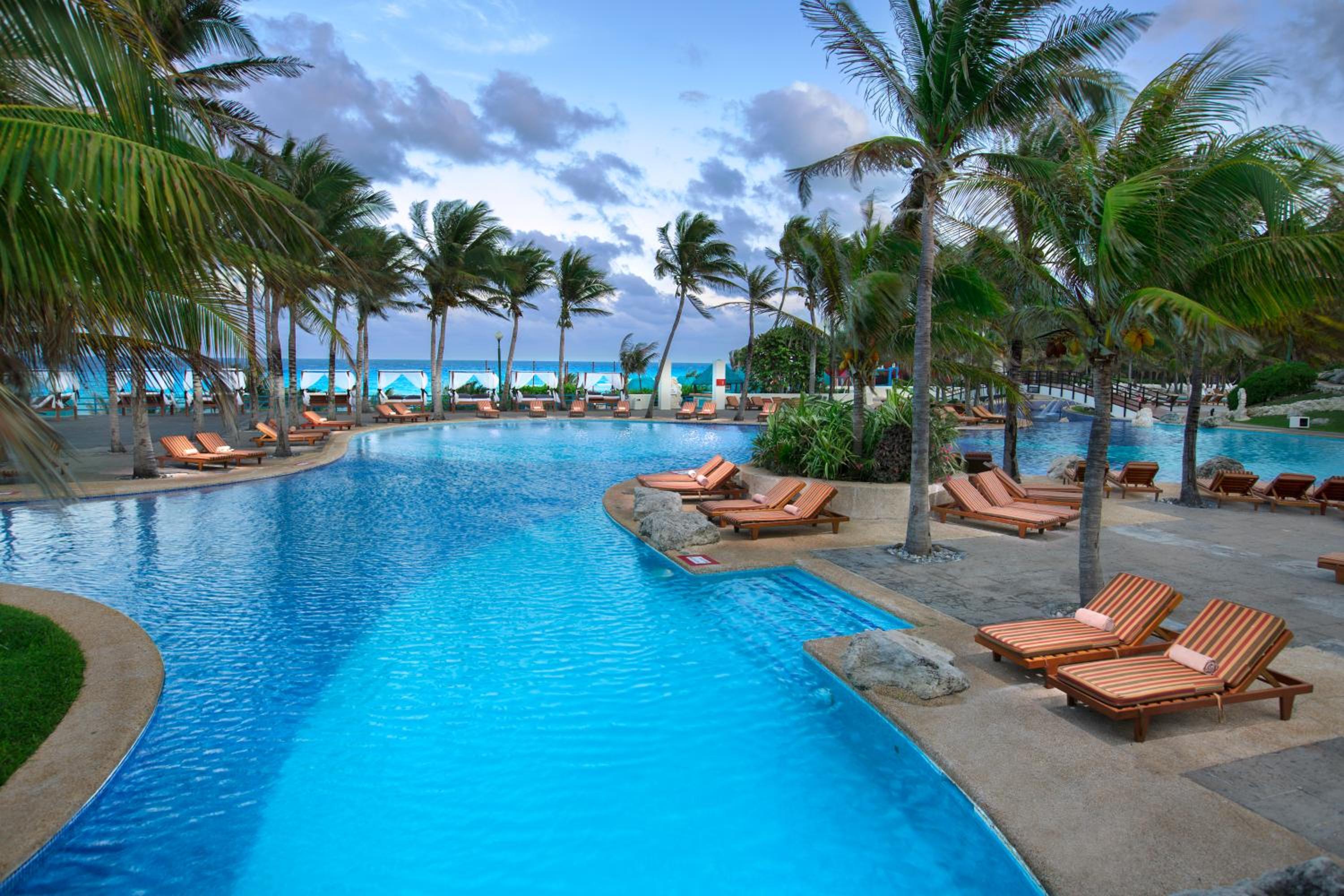 The Pyramid Cancun by Oasis - All Inclusive