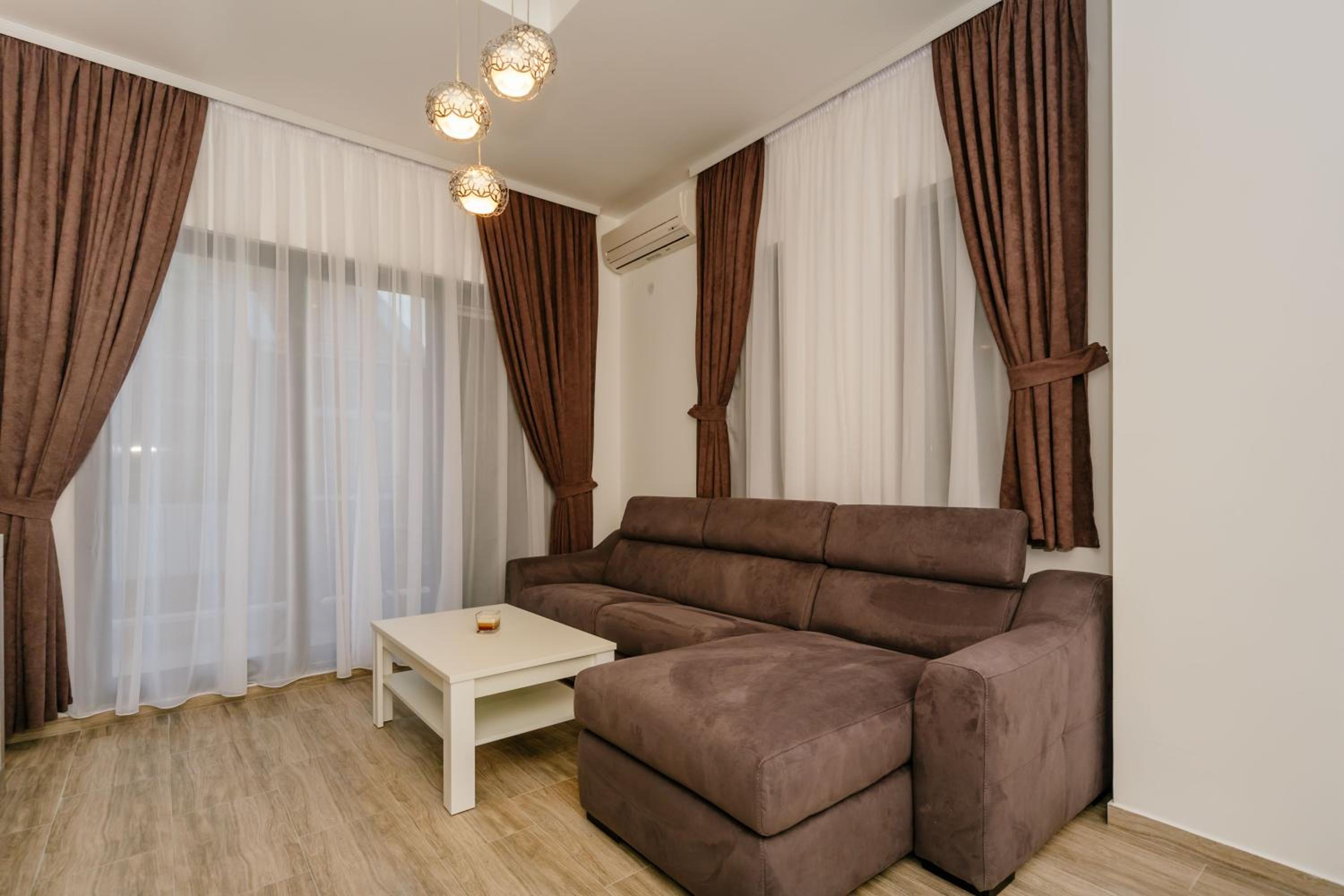 Opium Mar Apartments