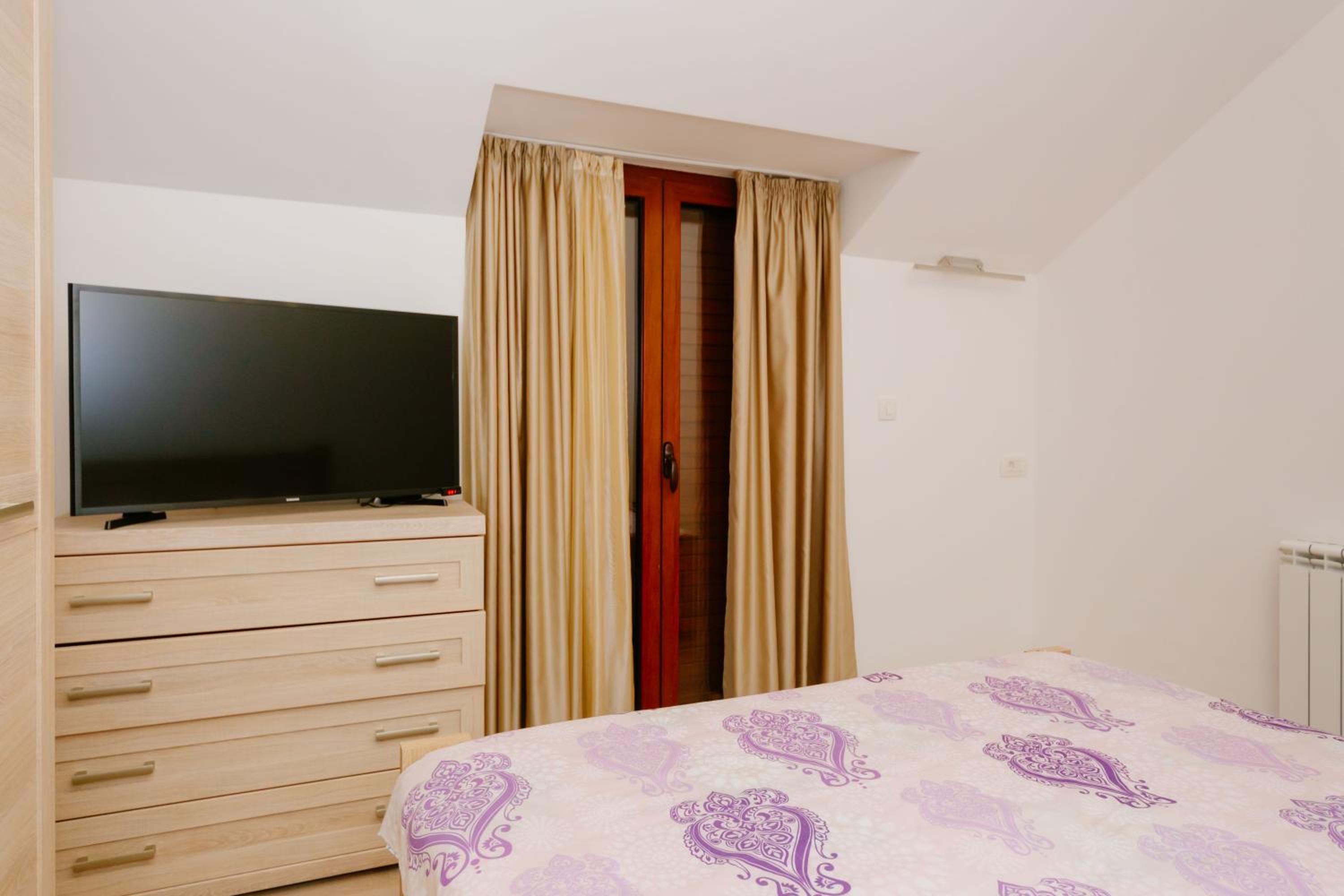 Opium Mar Apartments
