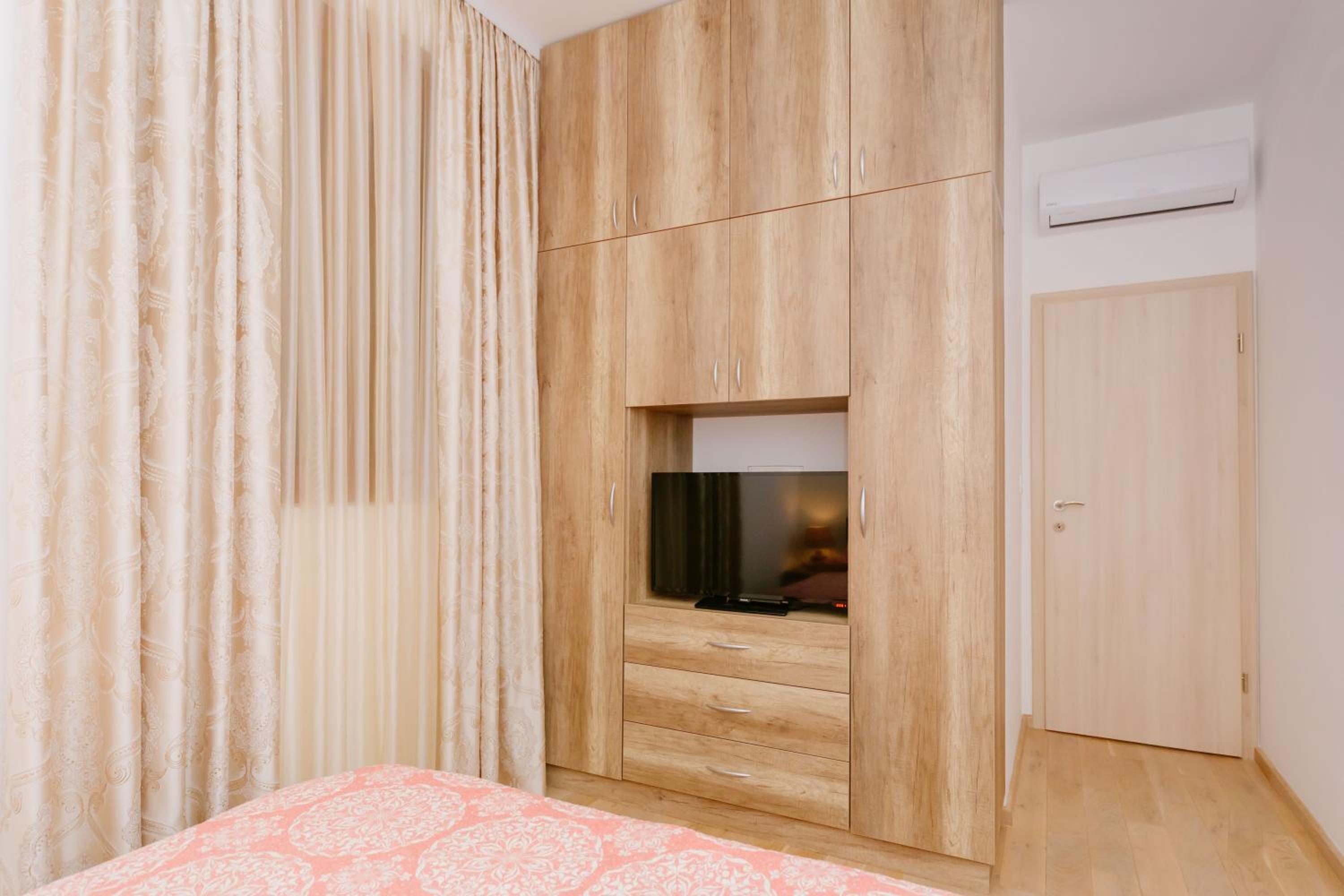 Opium Mar Apartments