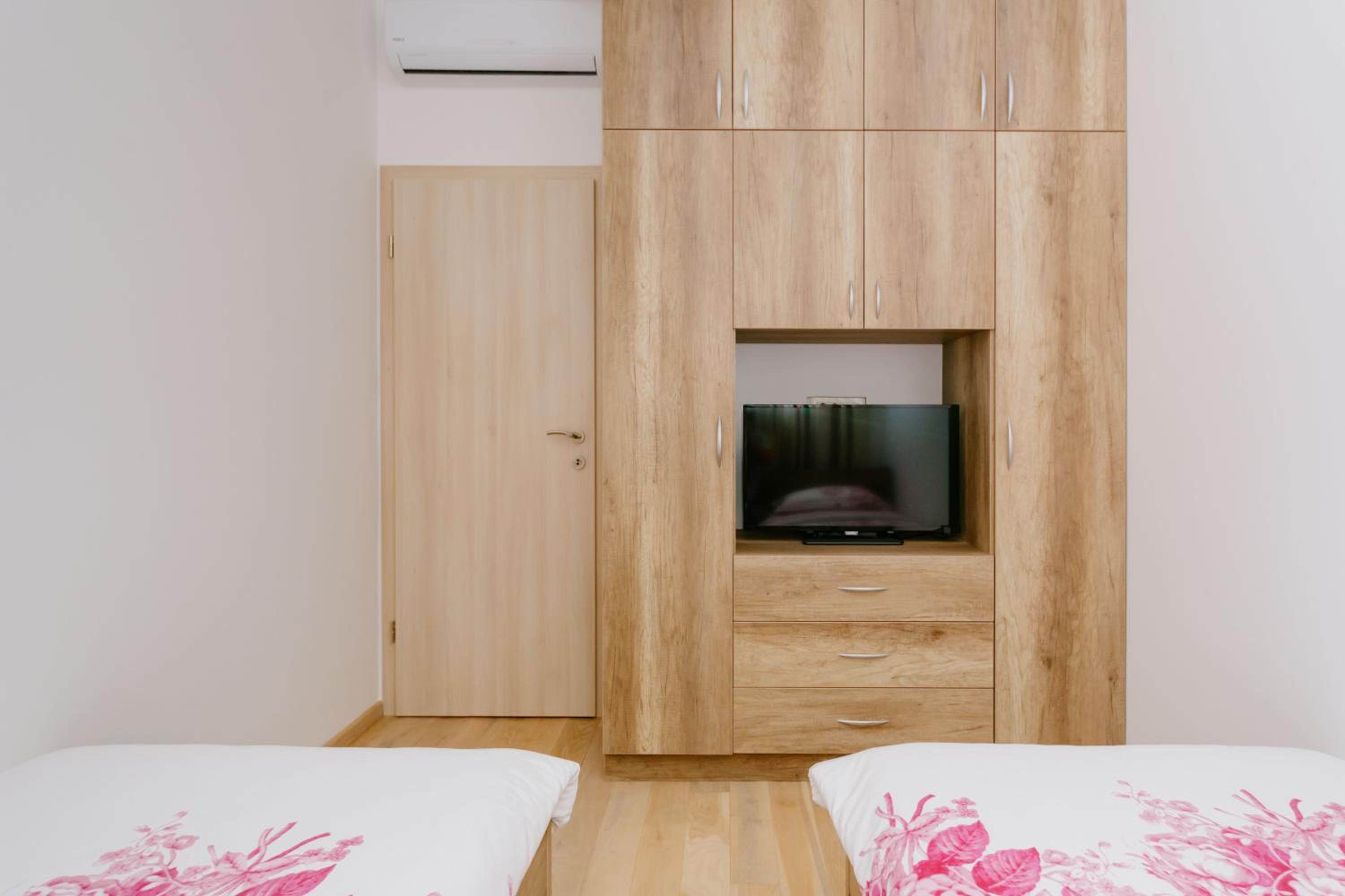 Opium Mar Apartments
