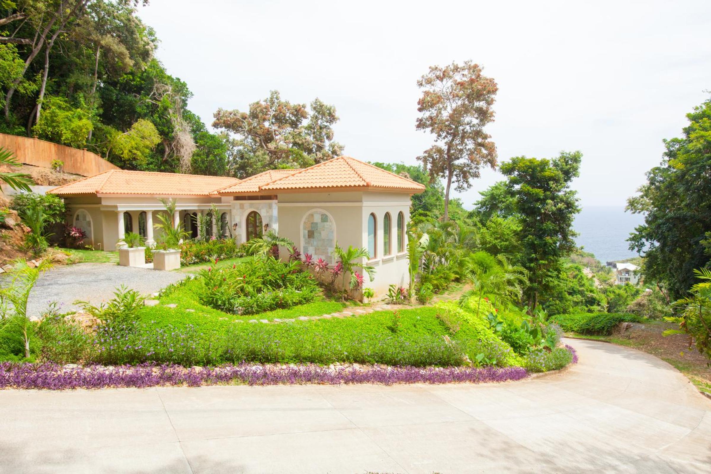 La Colina - 3 Bedrooms