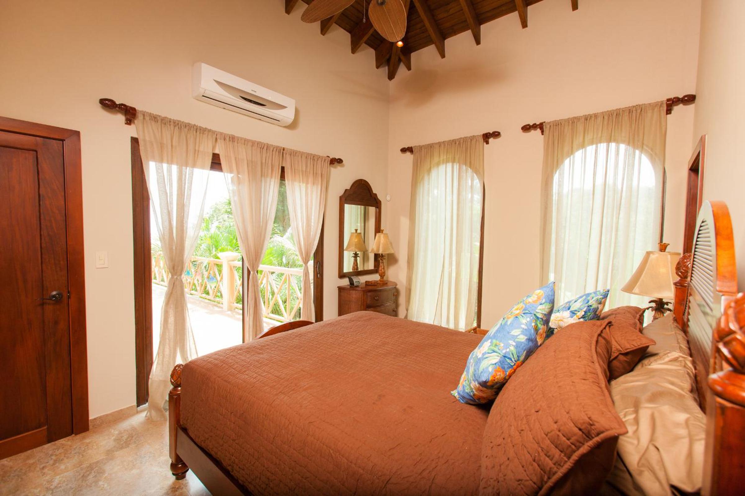 La Colina - 3 Bedrooms