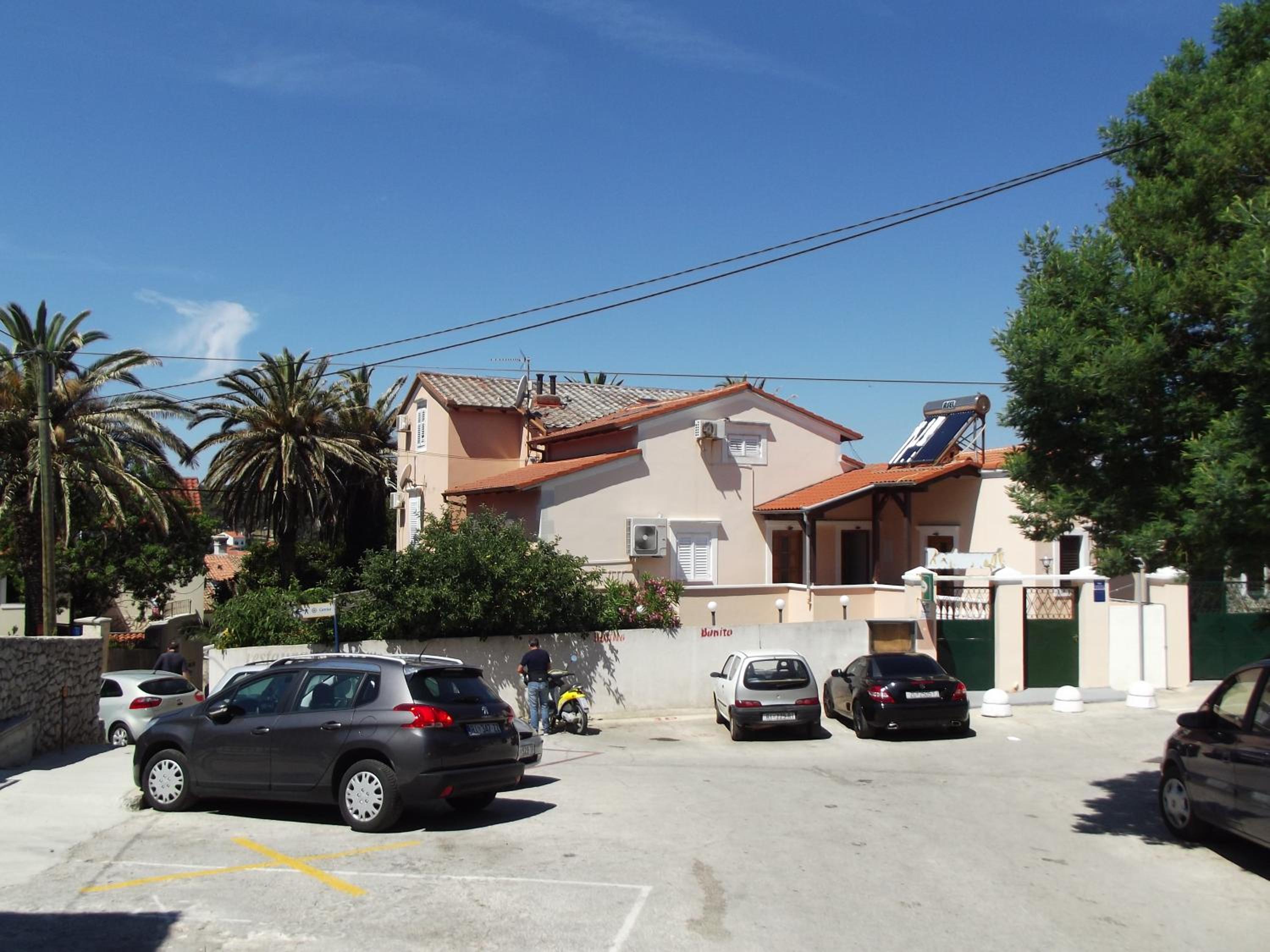Photo 32