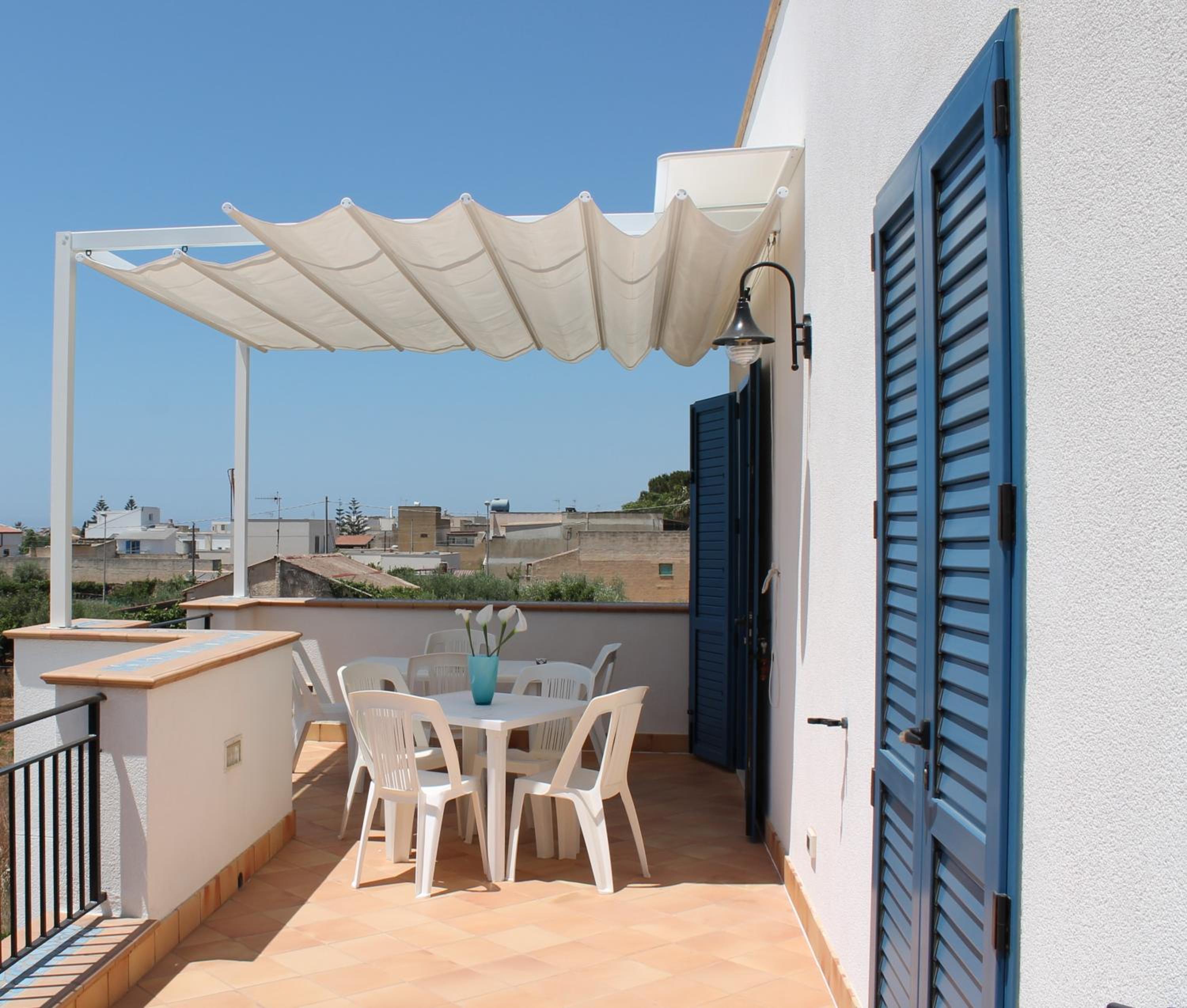 Case Selinuntine Apartments view 2
