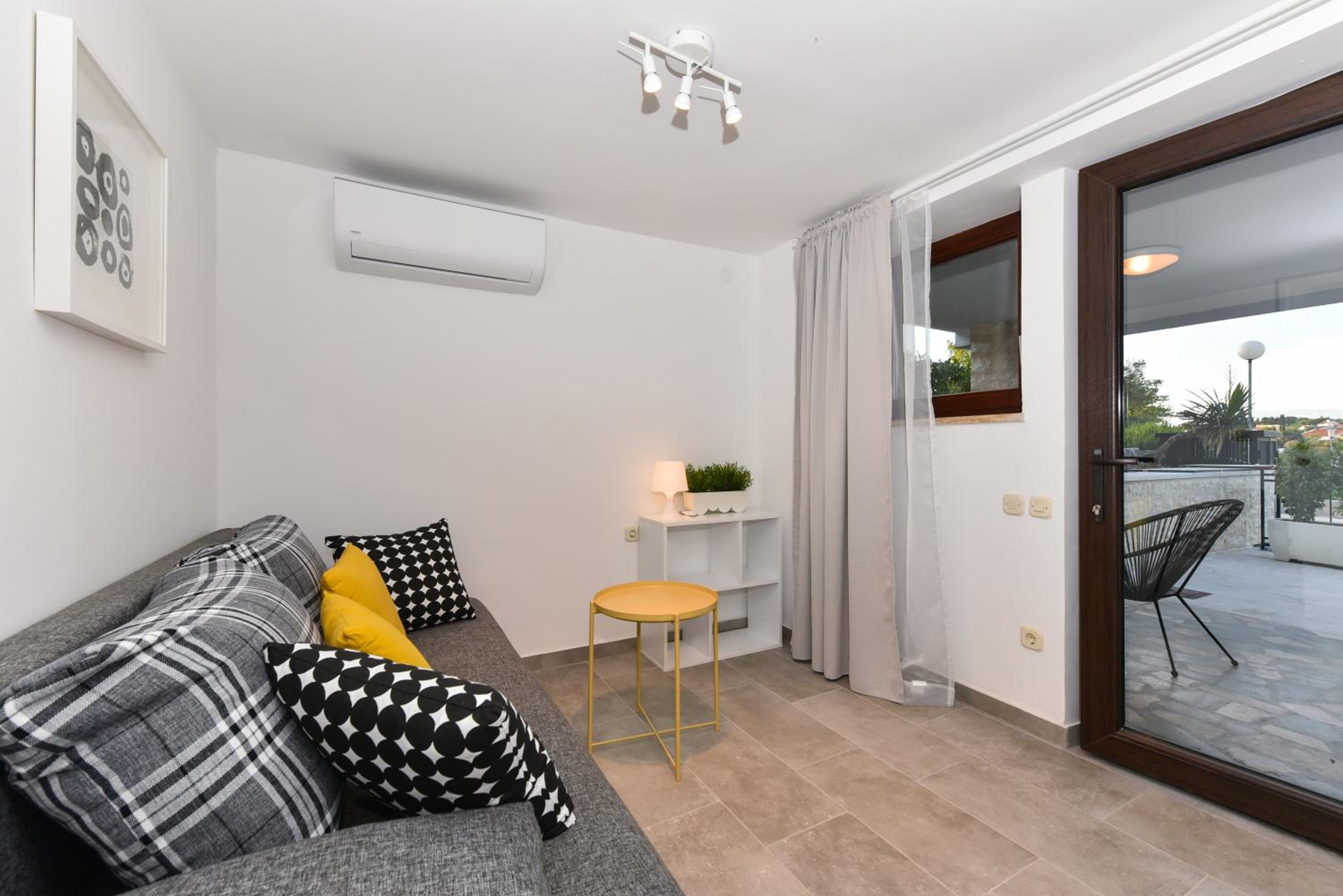 Mediterraneo Garden Apartments
