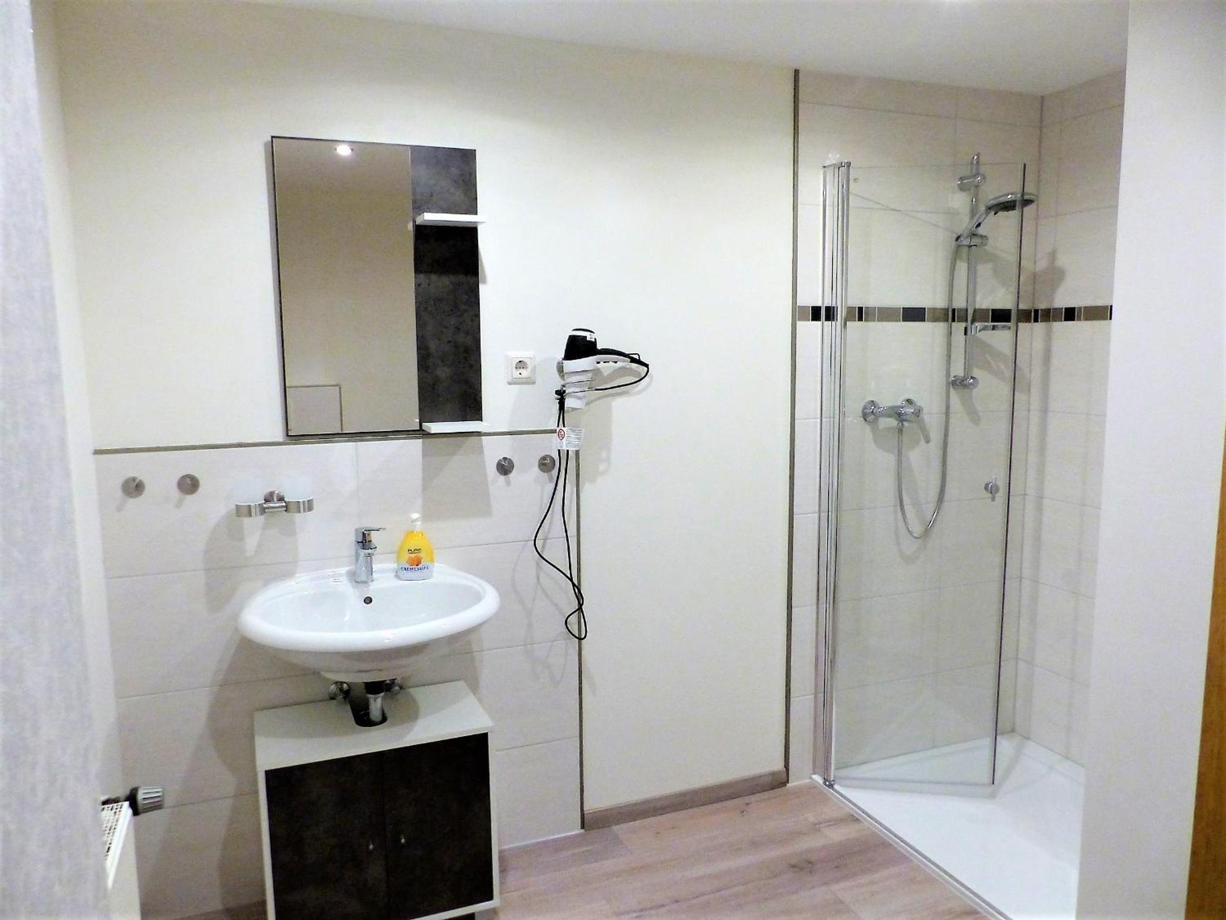 Ferienwohnung Seibt en Plettenberg — bathroom