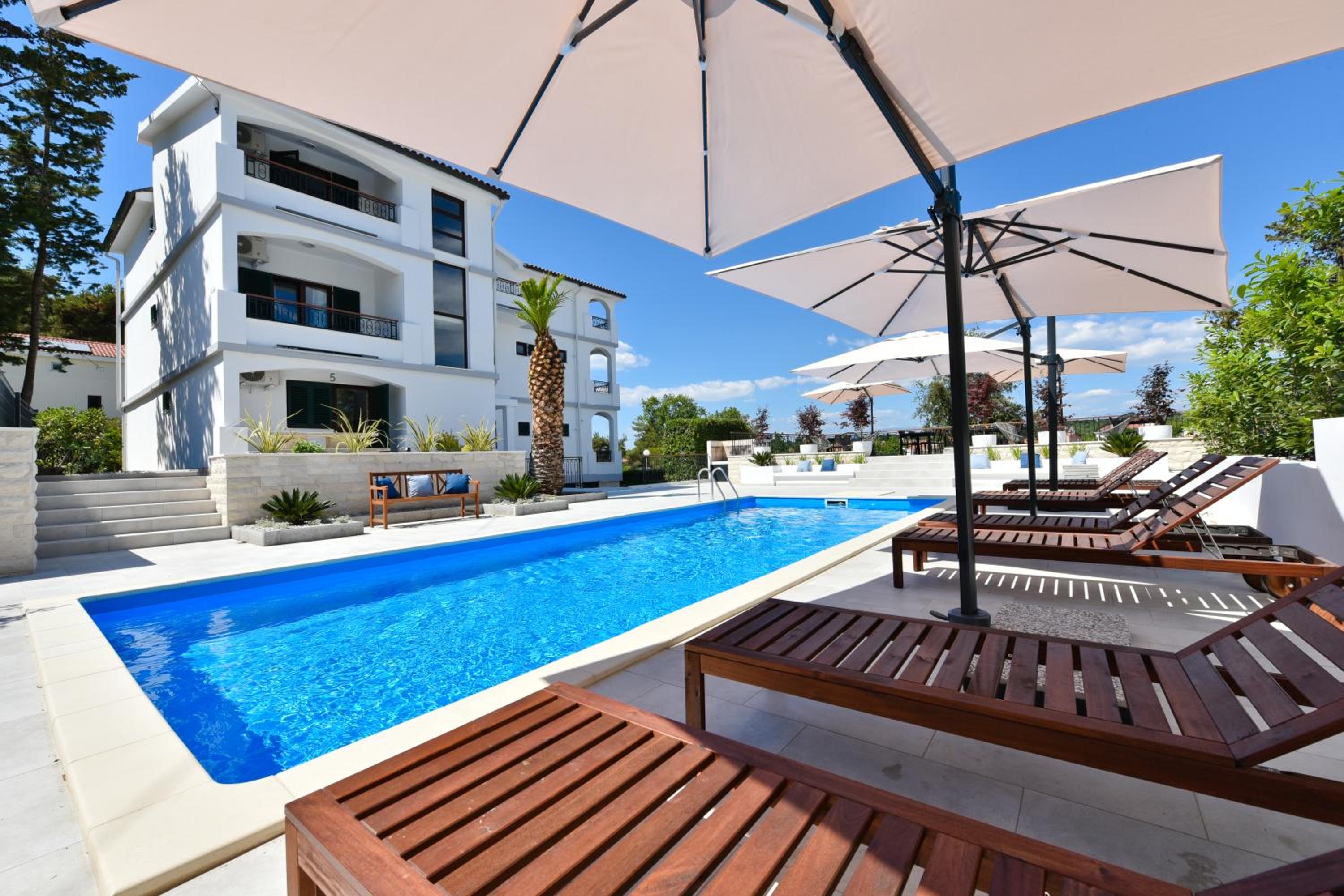 Mediterraneo Garden Apartments