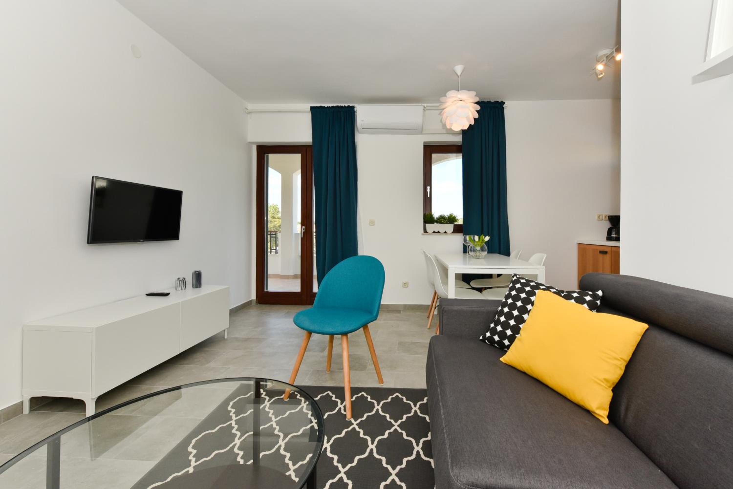 Mediterraneo Garden Apartments
