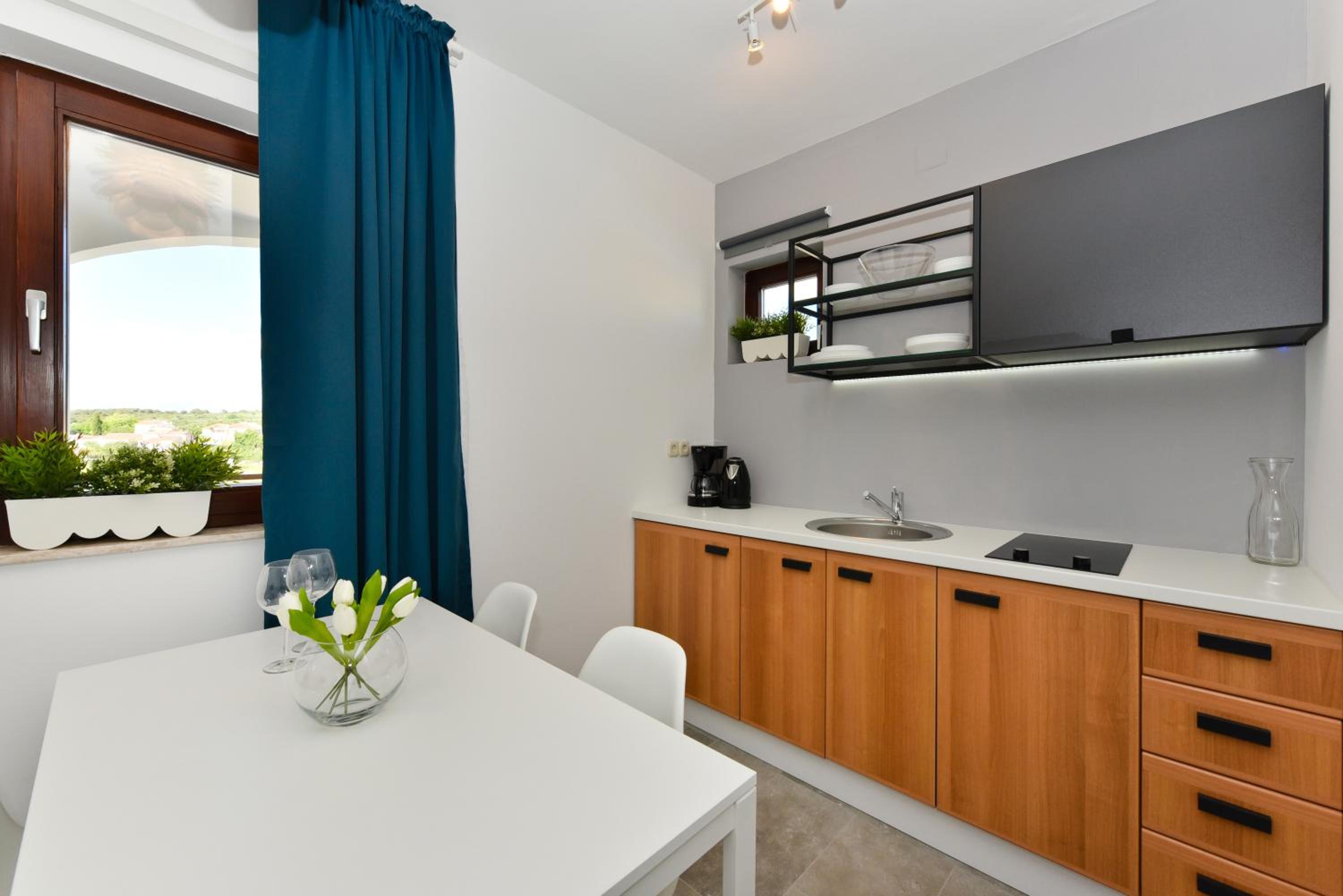 Mediterraneo Garden Apartments
