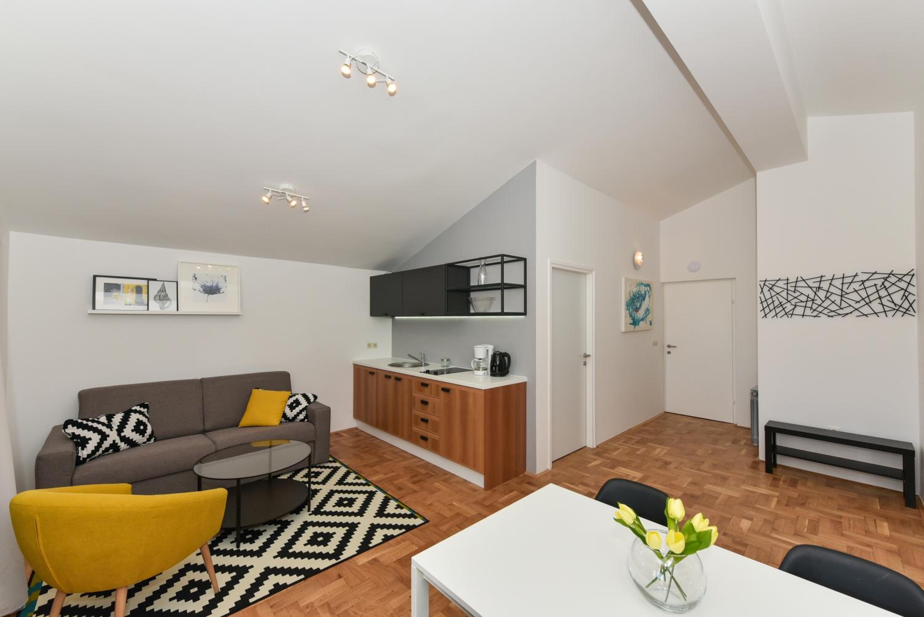 Mediterraneo Garden Apartments