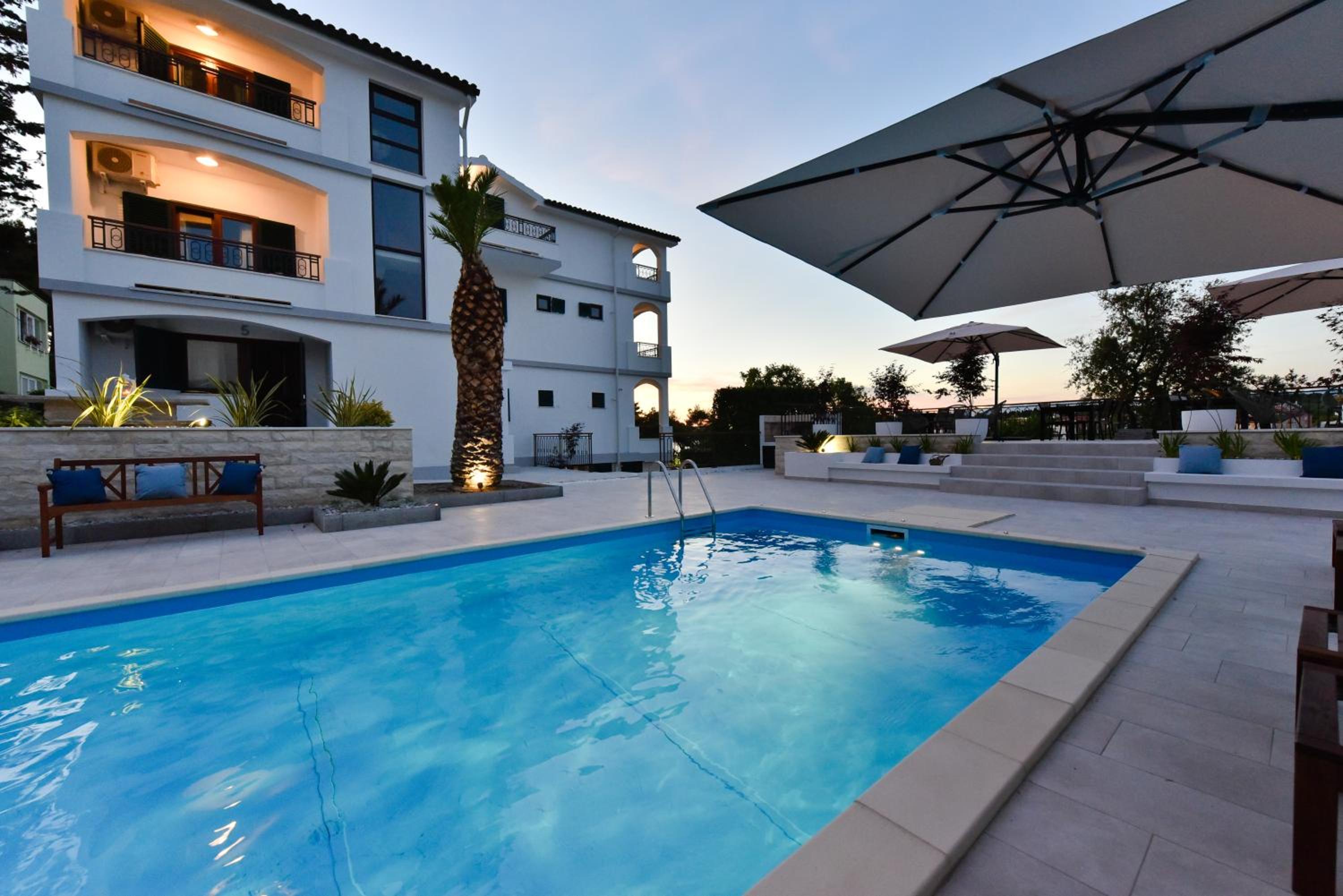 Mediterraneo Garden Apartments