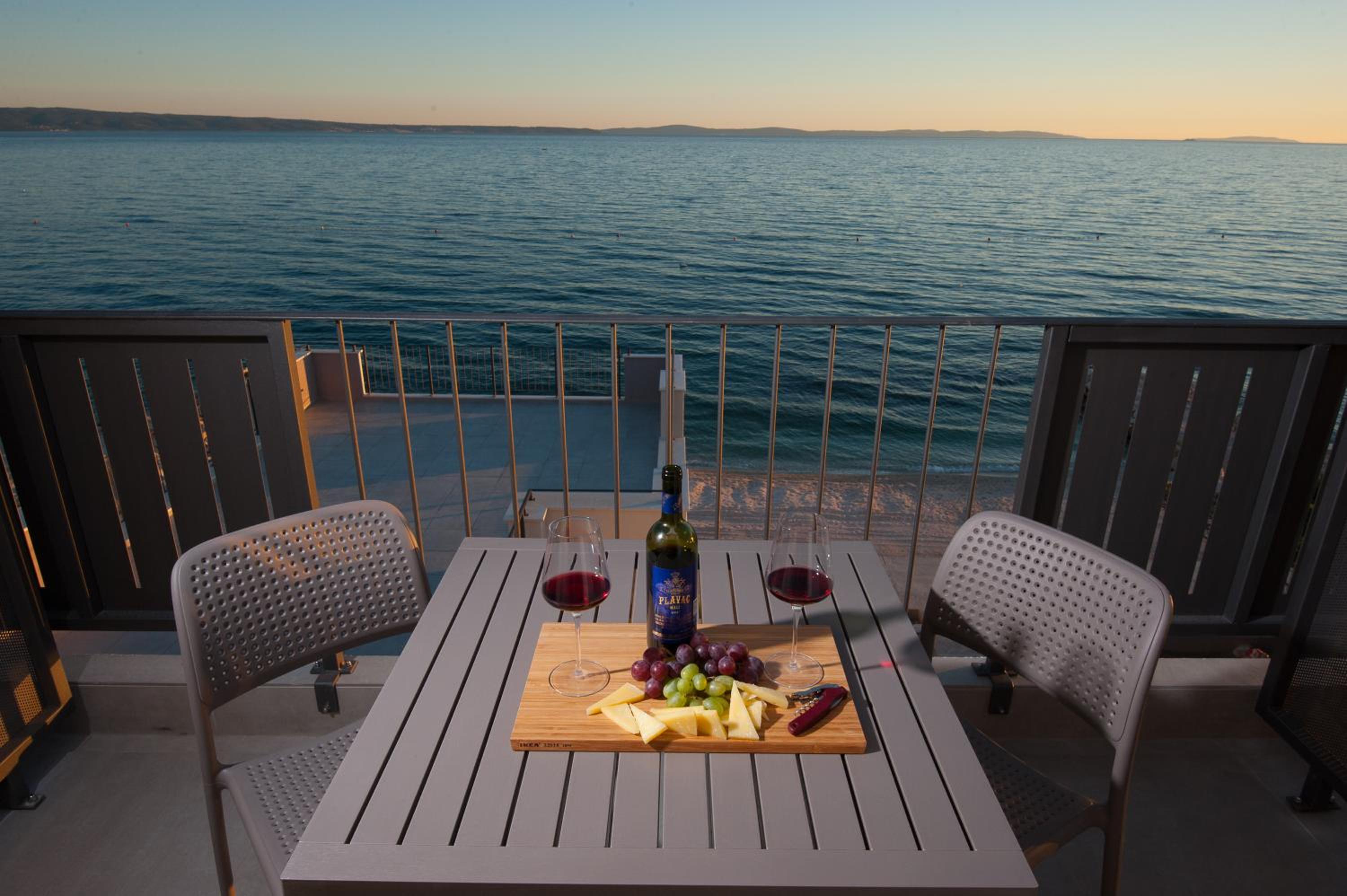 Seaside Luxury Suites