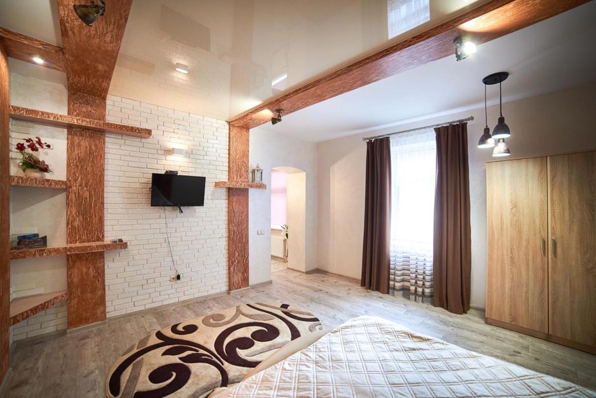 Apartment on Horodotska street