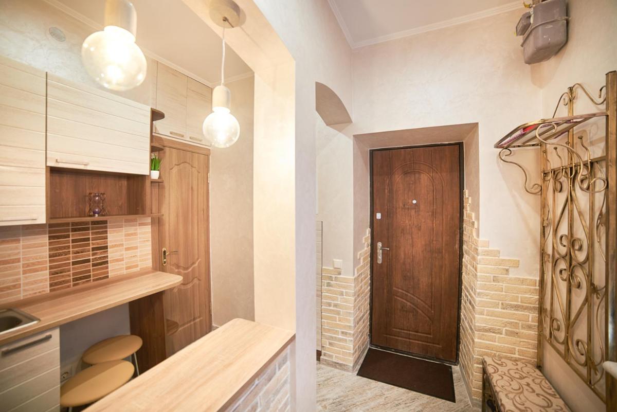 Apartment on Horodotska street