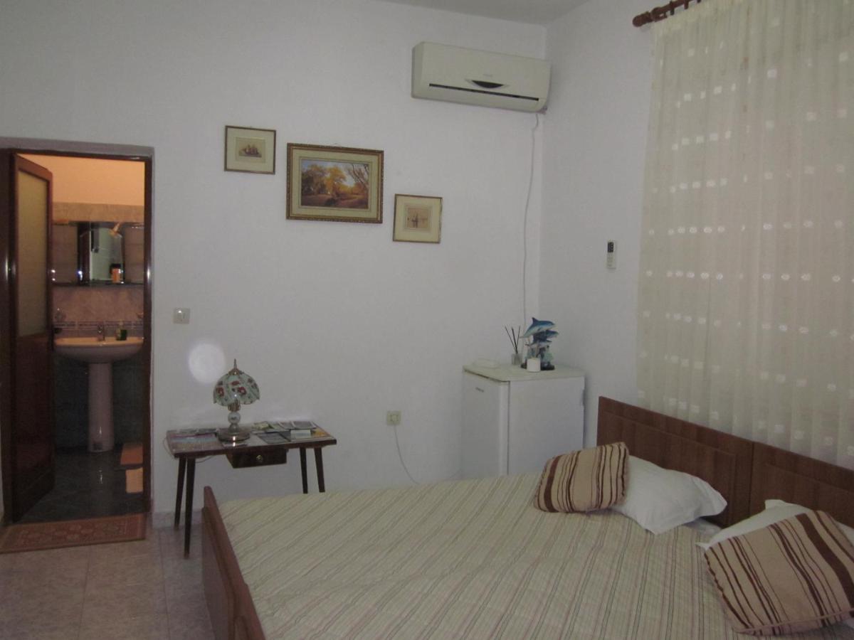 Guest House and Tavern Leo