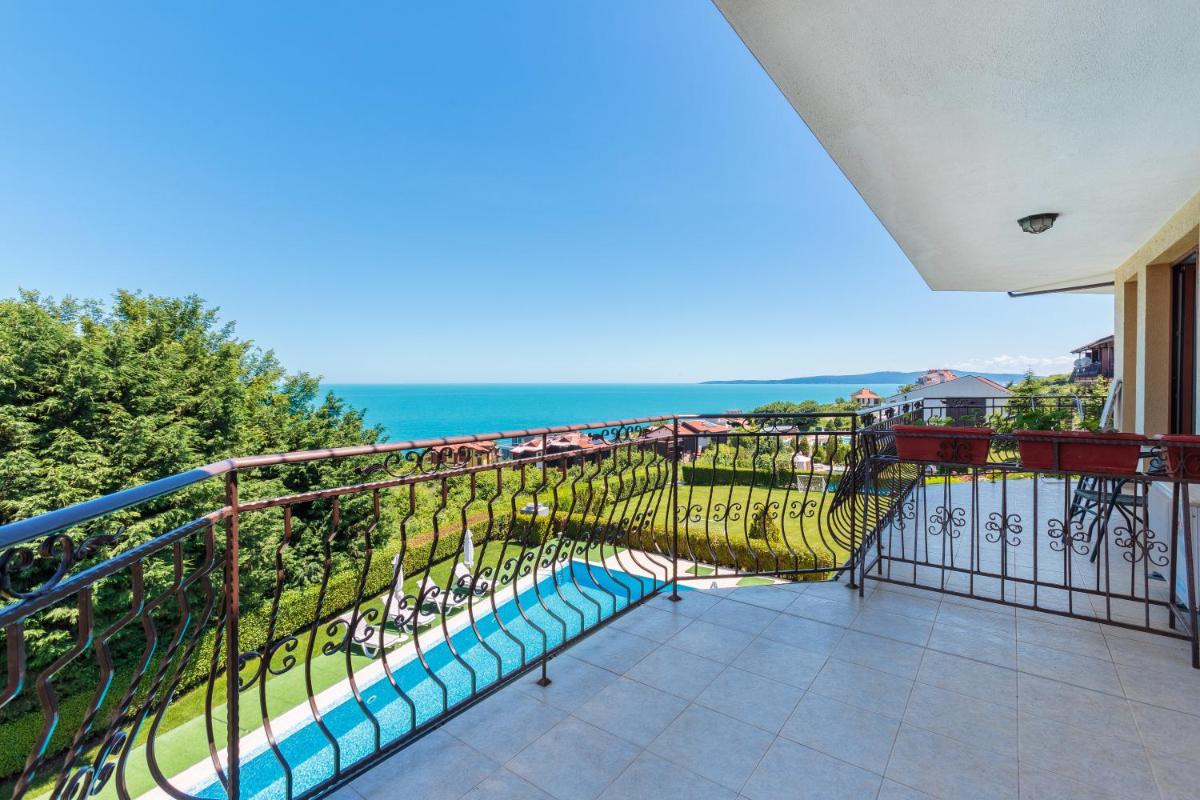 Via Pontica 123 Guest Apartments view 4