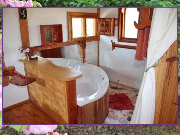 Sycamore Avenue Treehouses & Cottages Accommodation
