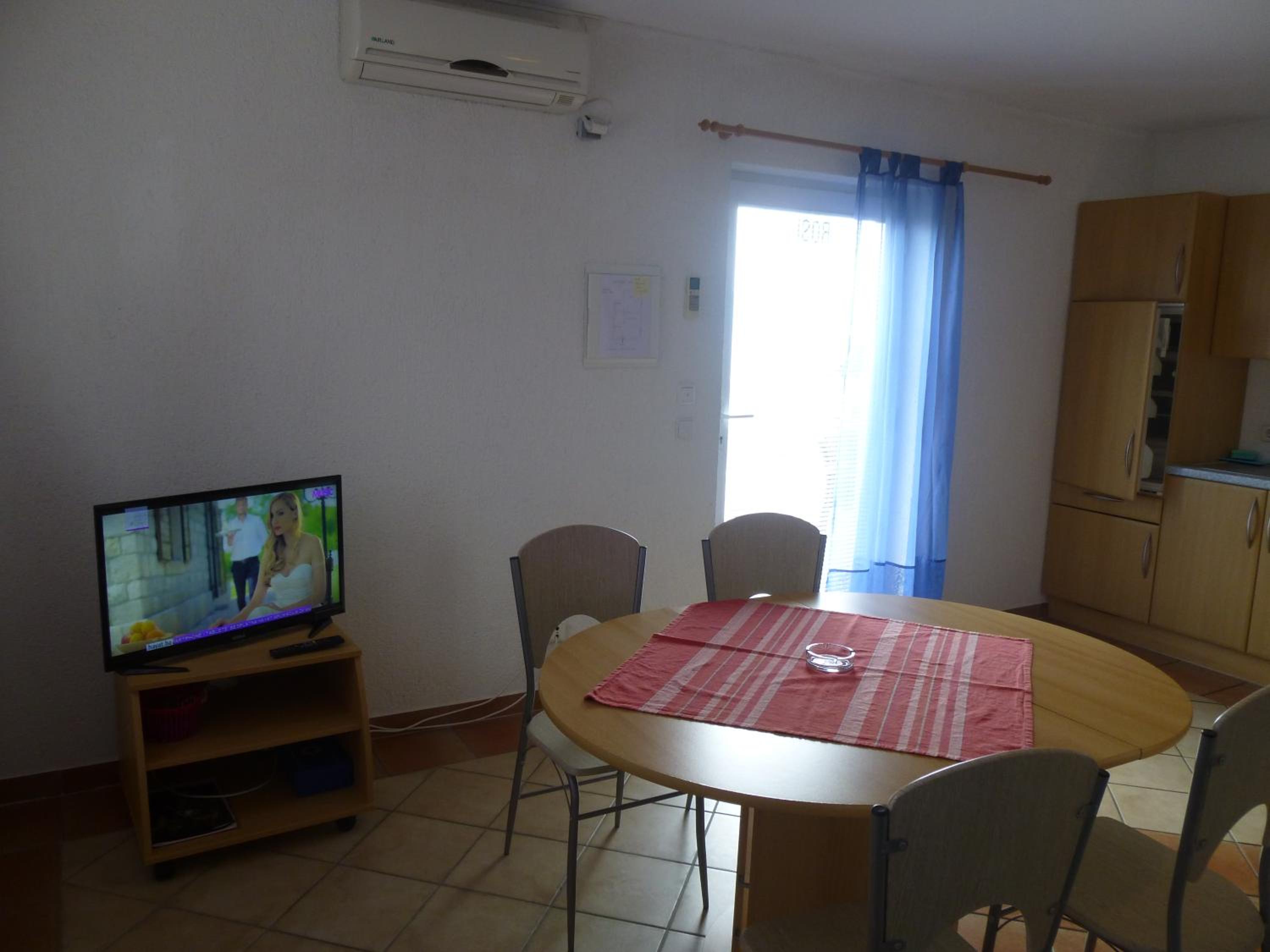 Photo 52