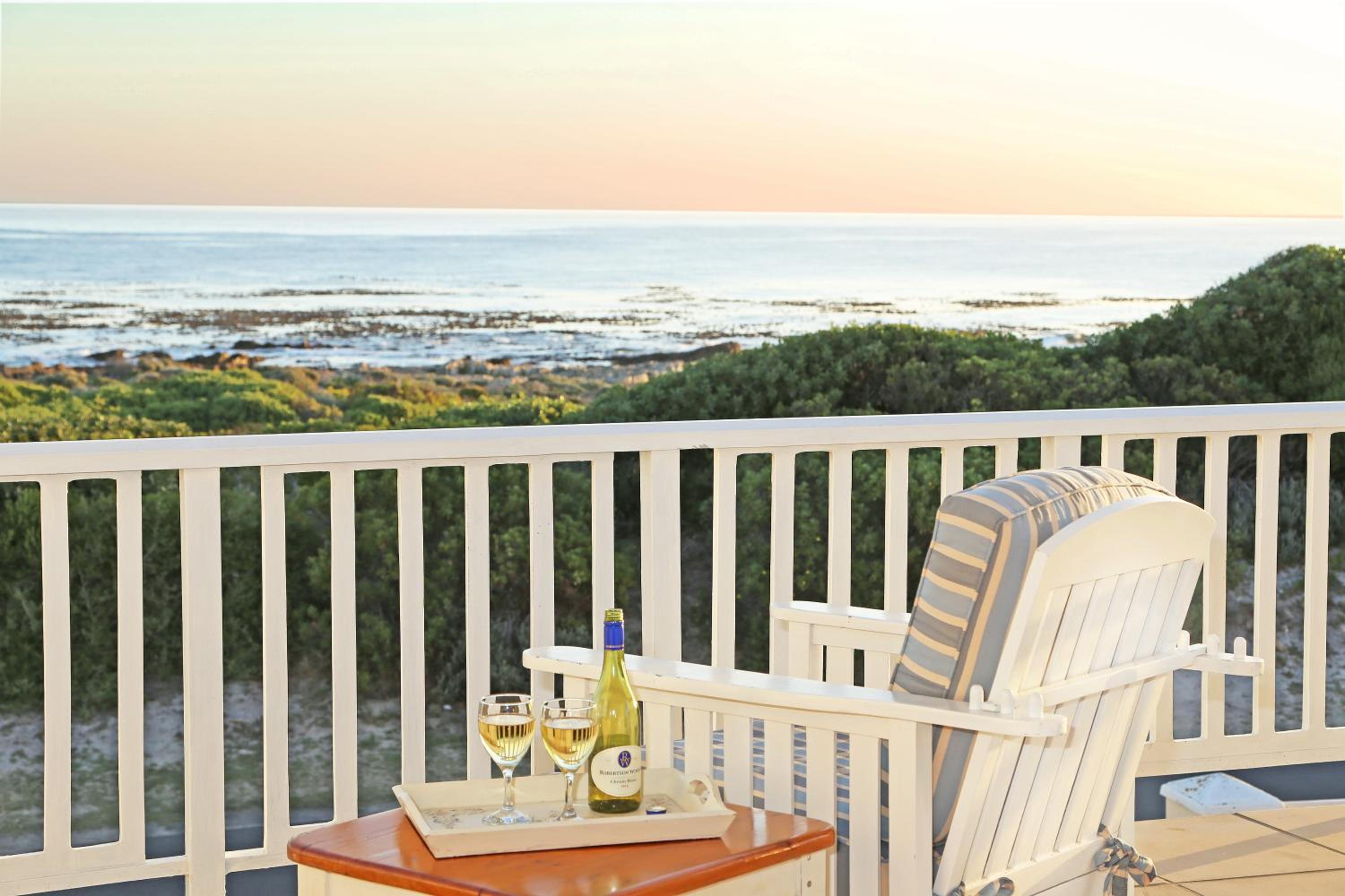 Hermanus Vacations - Shore's Edge Luxury Oceanfront Home - Property Image 20