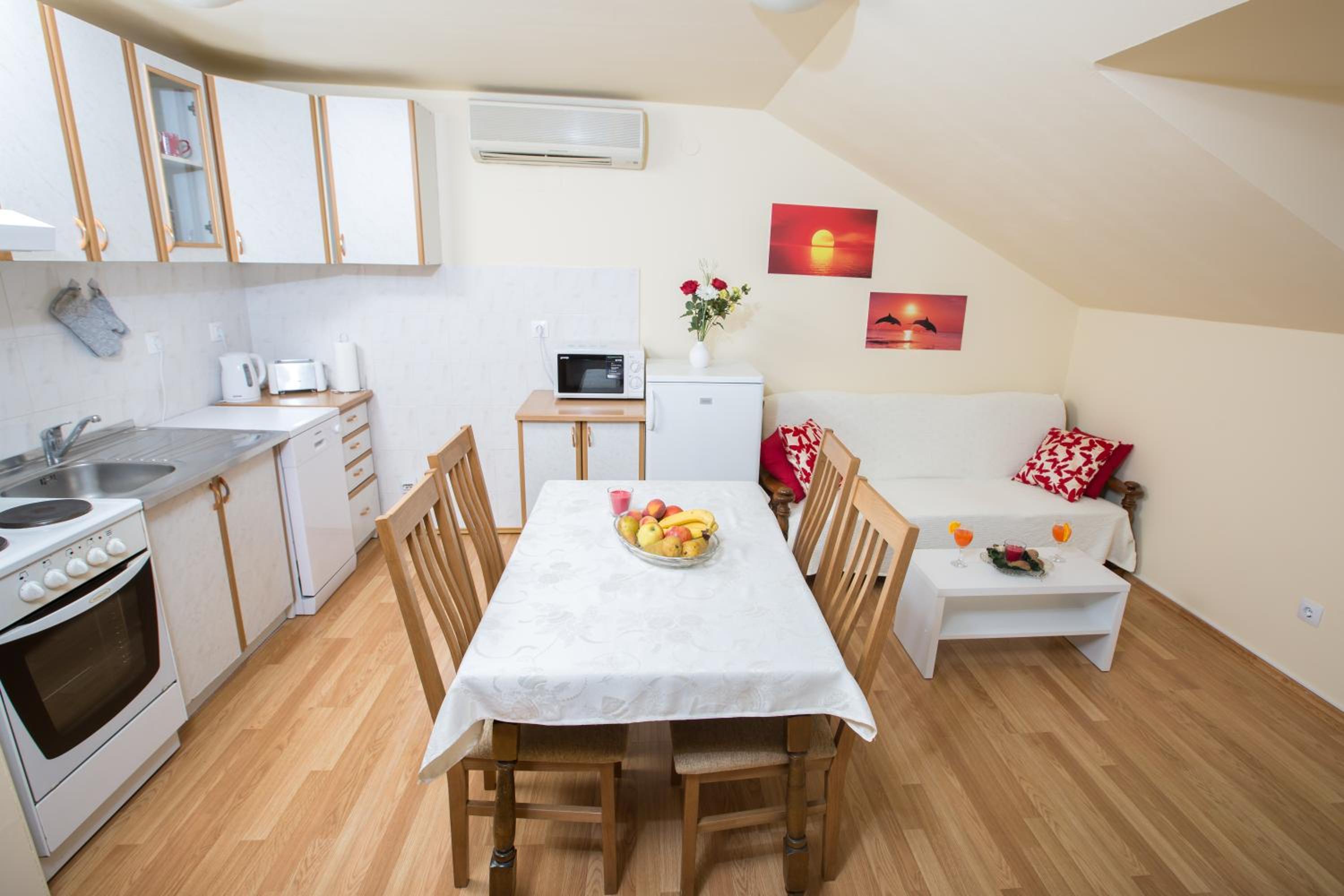 Solis Occasus Apartment