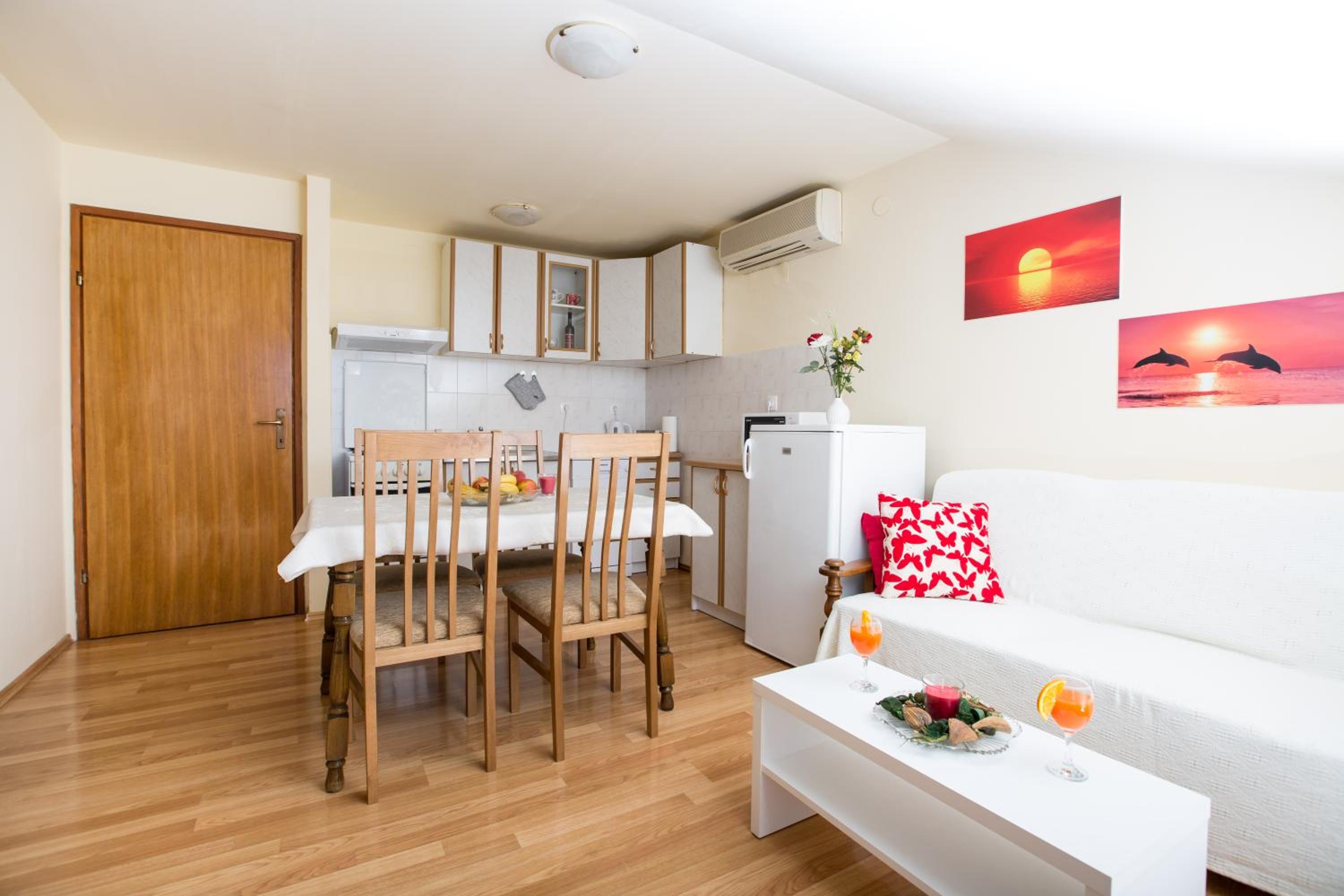 Solis Occasus Apartment