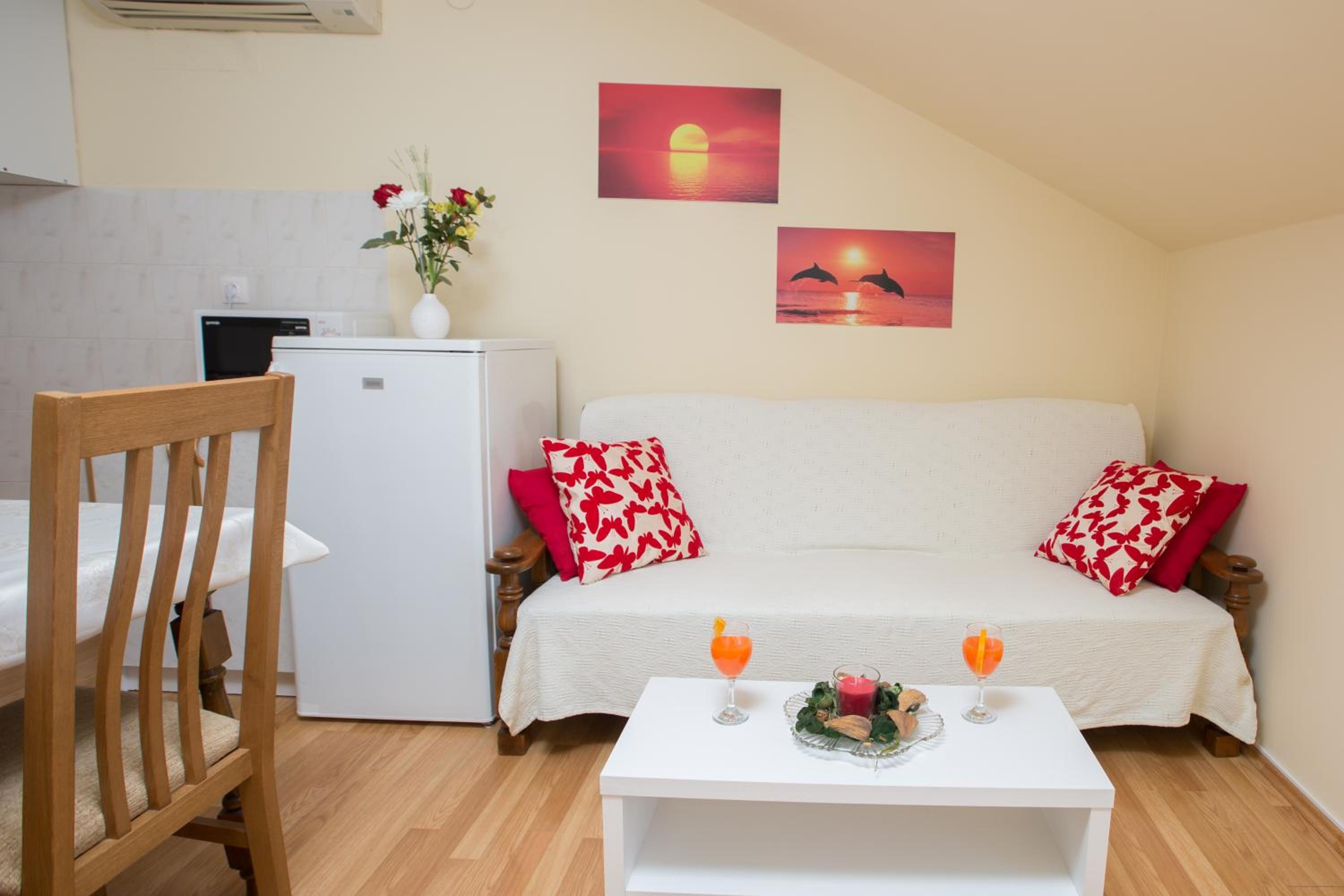 Solis Occasus Apartment