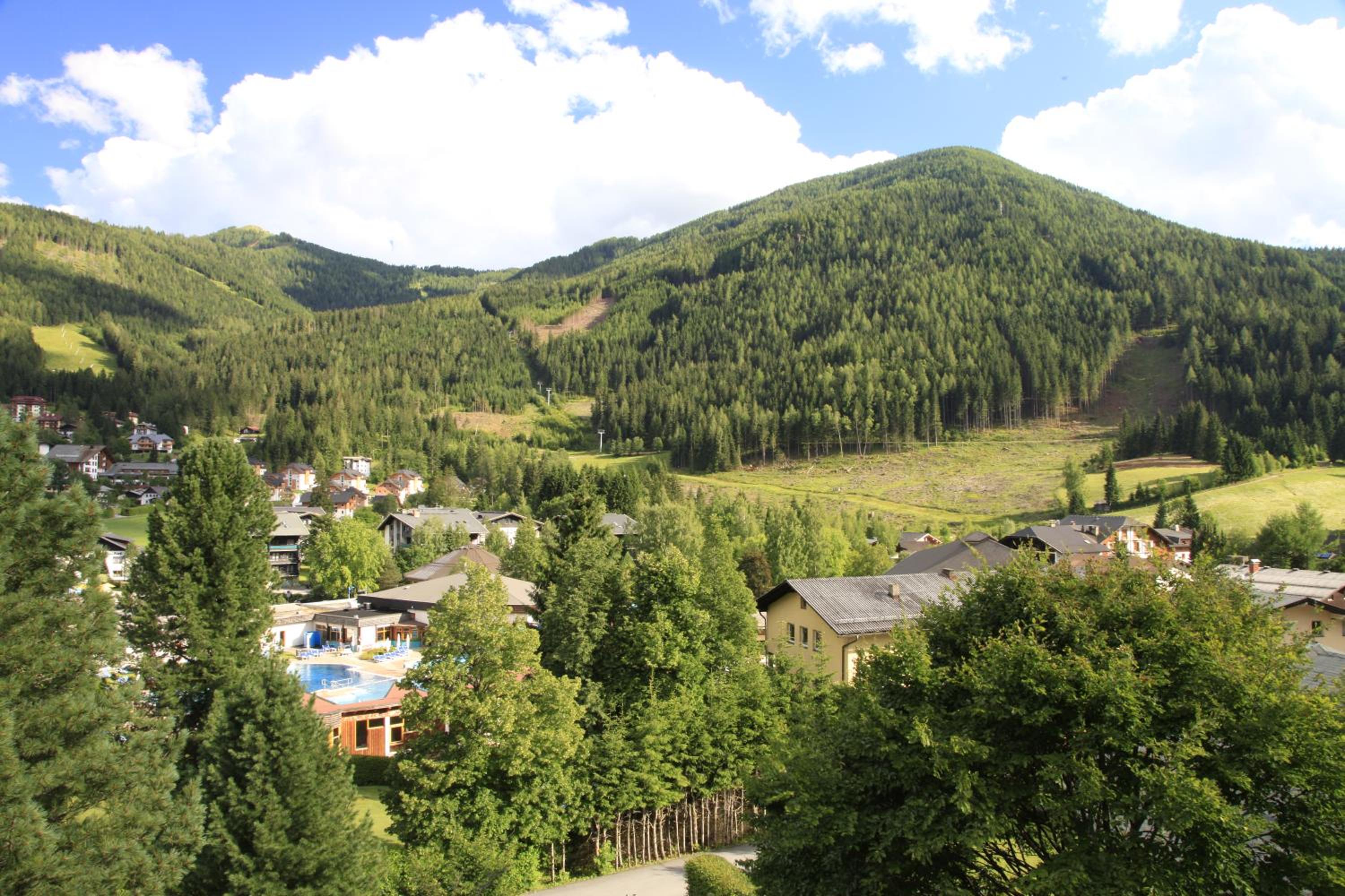 Gästehaus Schusser an der Therme, Frühstück, Doppelzimmer und Ferienwohnung
