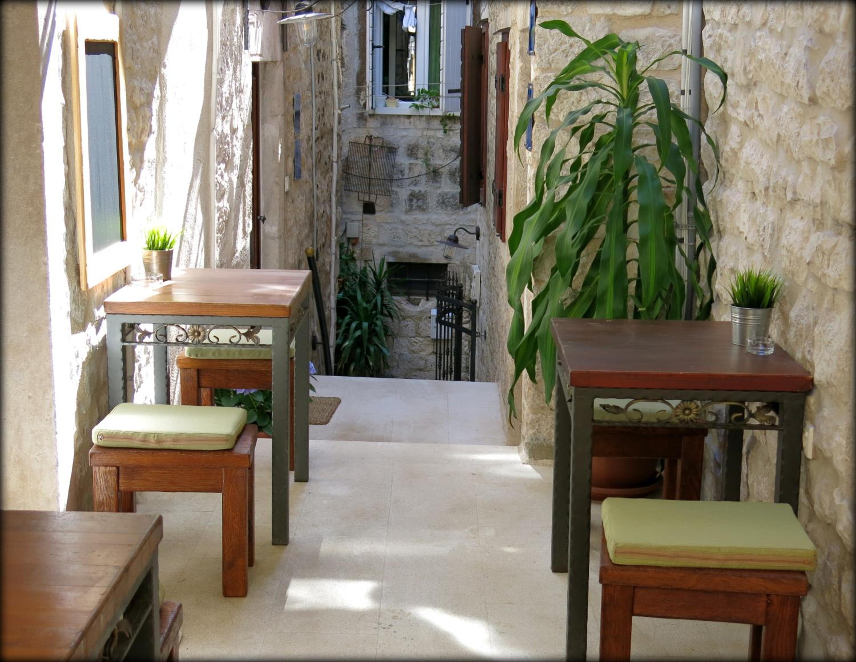 Apartments & Rooms Tiramola - Old Town