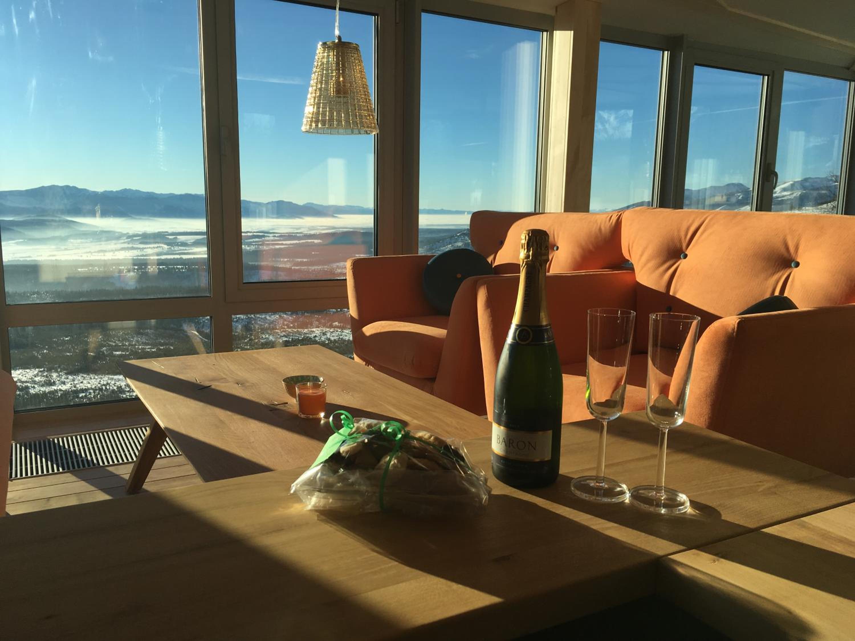 Vila Polar view 3