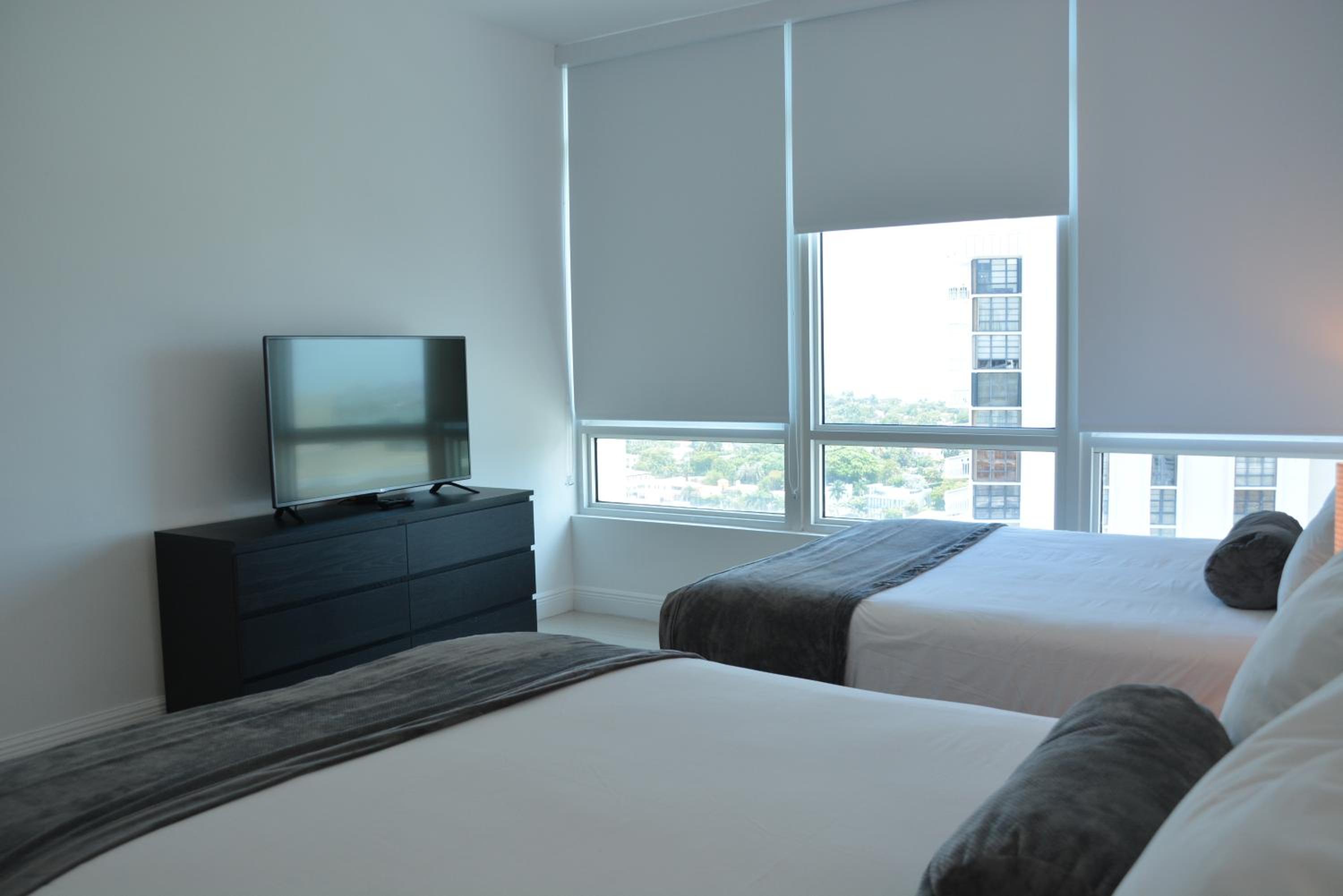 New Point Miami Beach Apartments