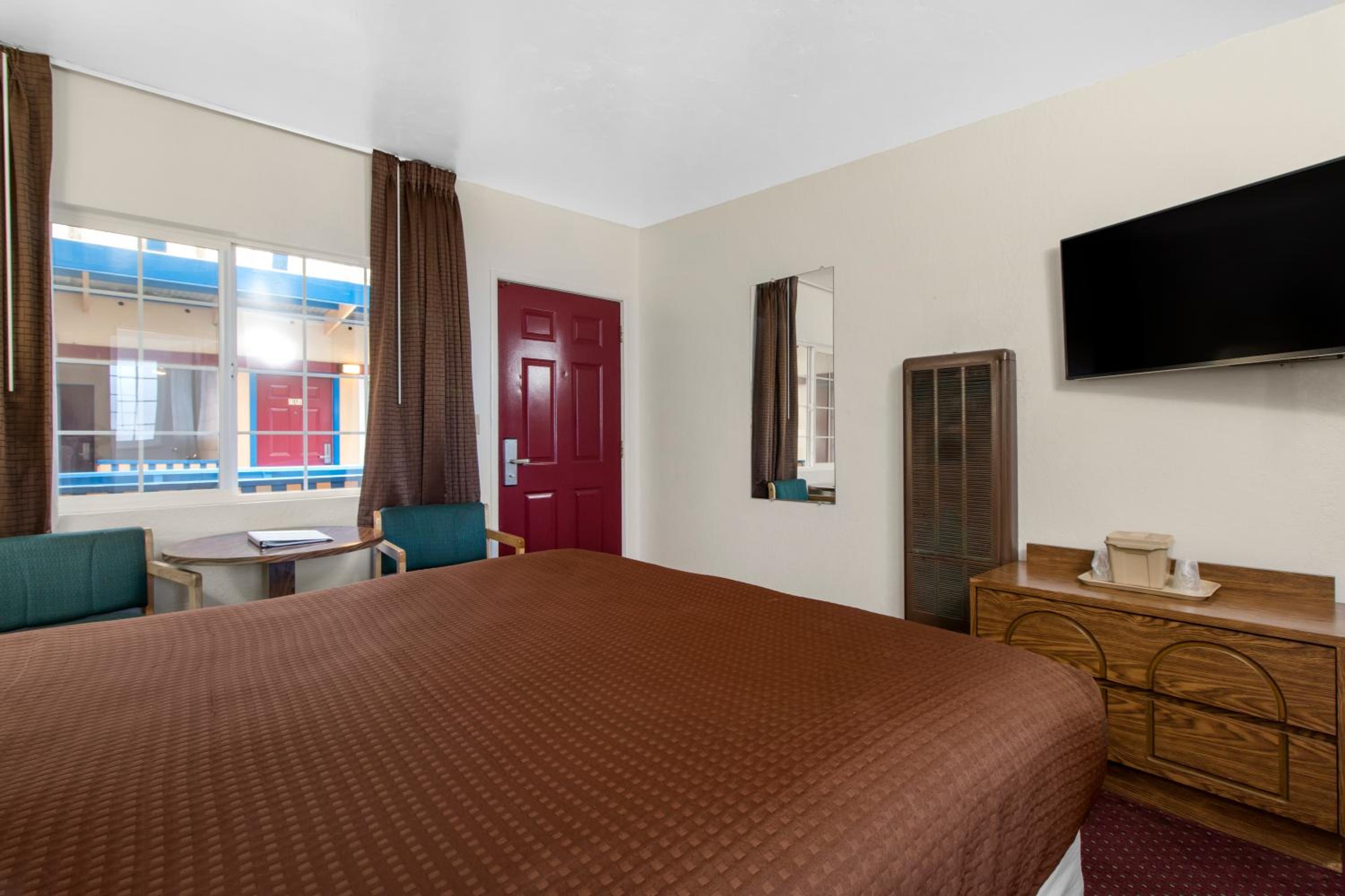 Eureka Town House Motel - Historic Old Town