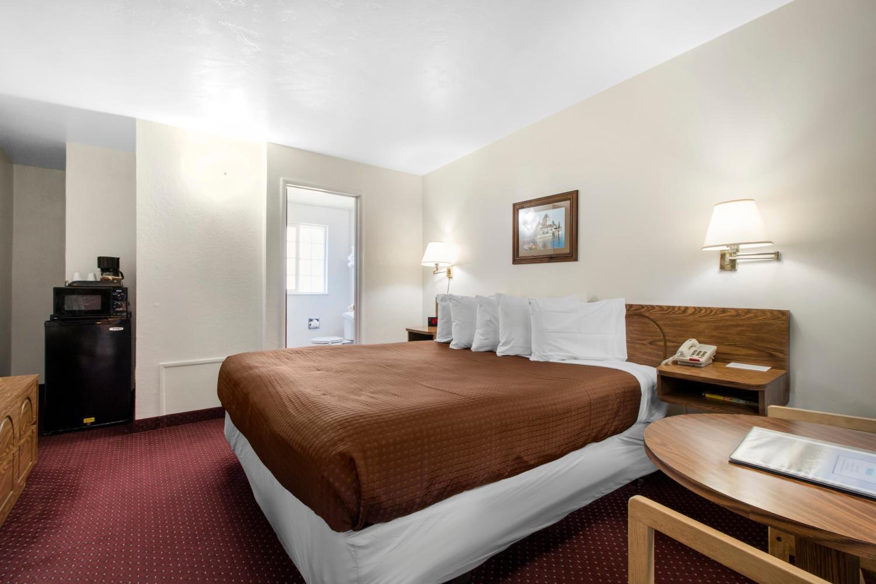 Eureka Town House Motel - Historic Old Town