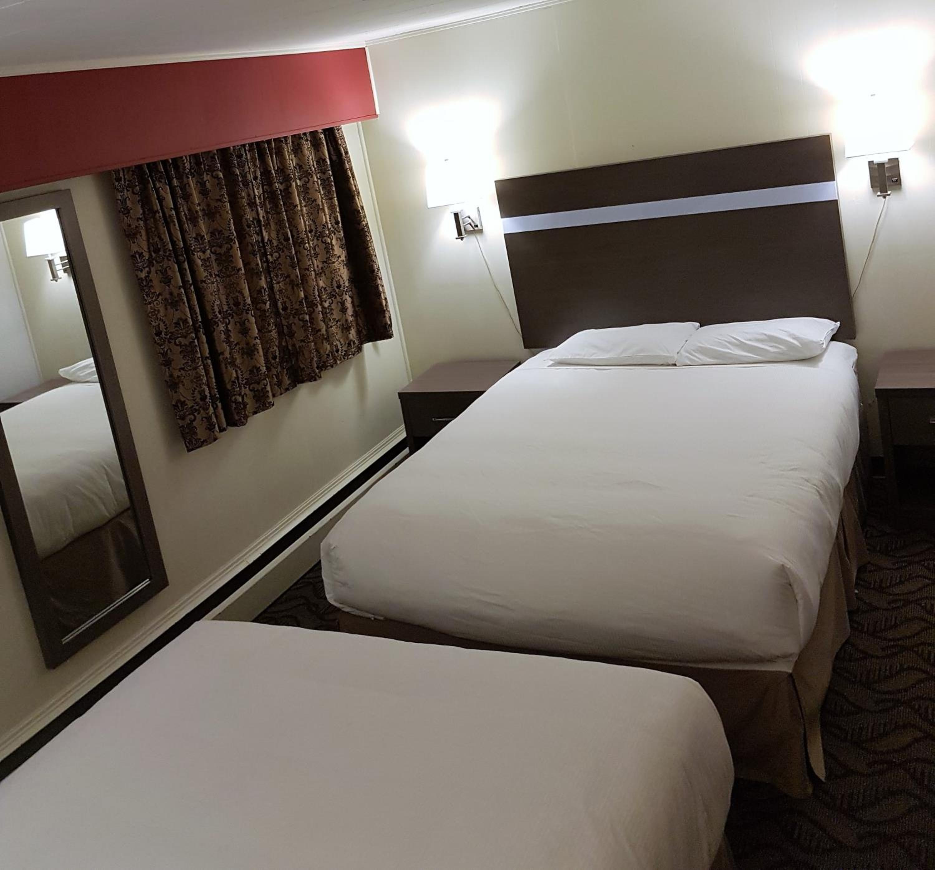 Holiday Motel & RV Resort