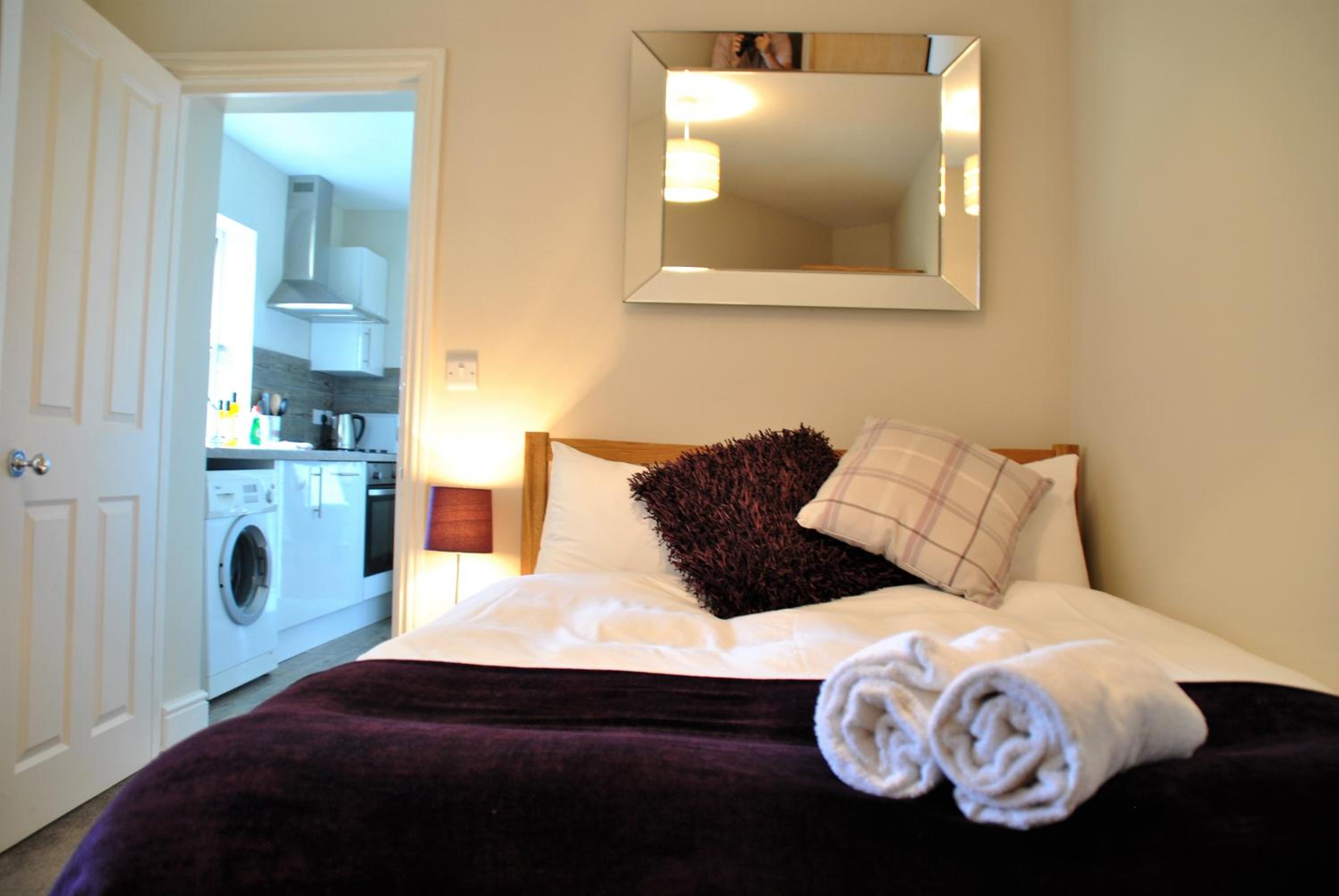 Lord Raglan House One Bedroom with Parking