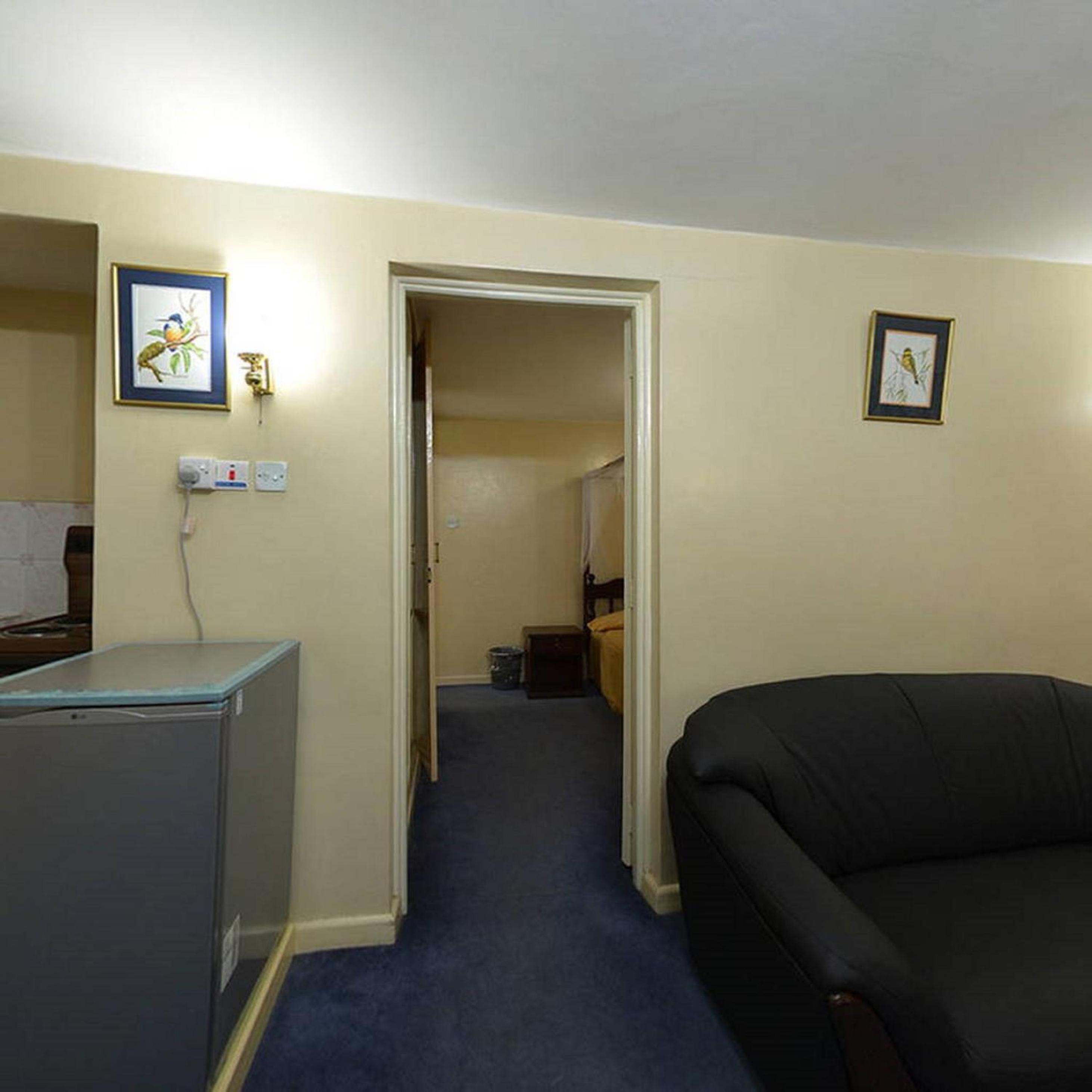 LMS Guest House photo 5