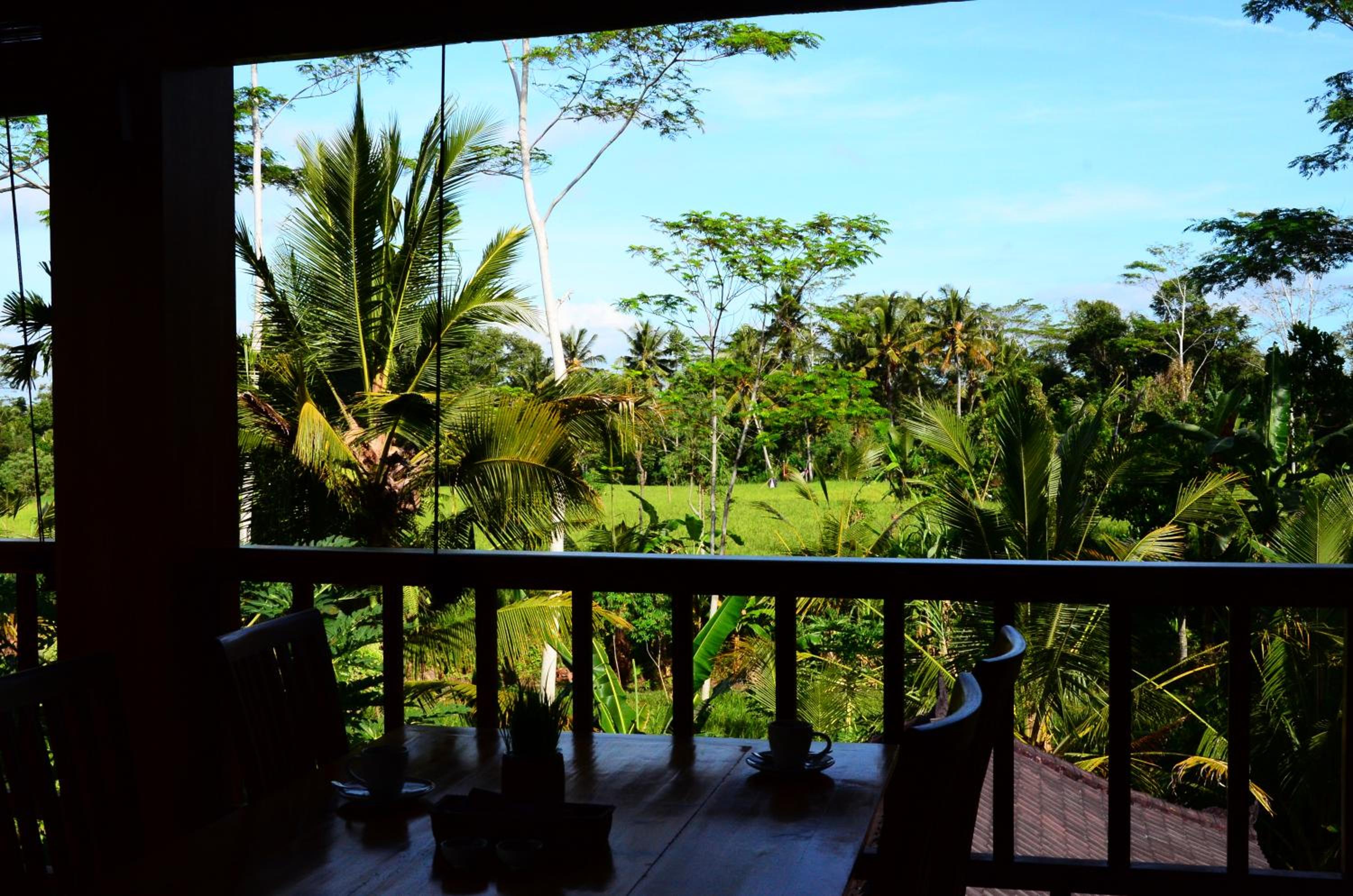 Pesantian Villa and Warung