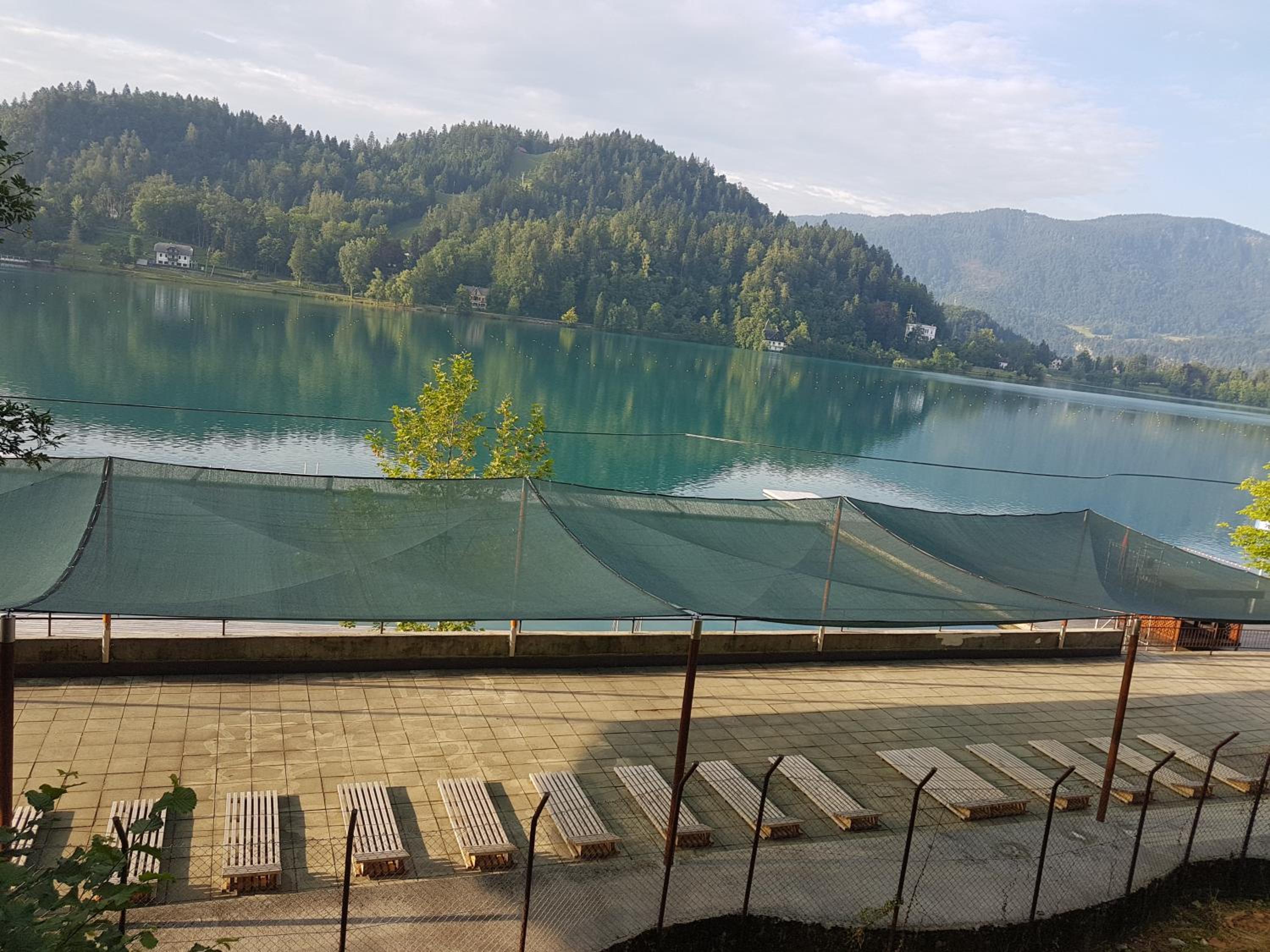 Apartmaji Mežan