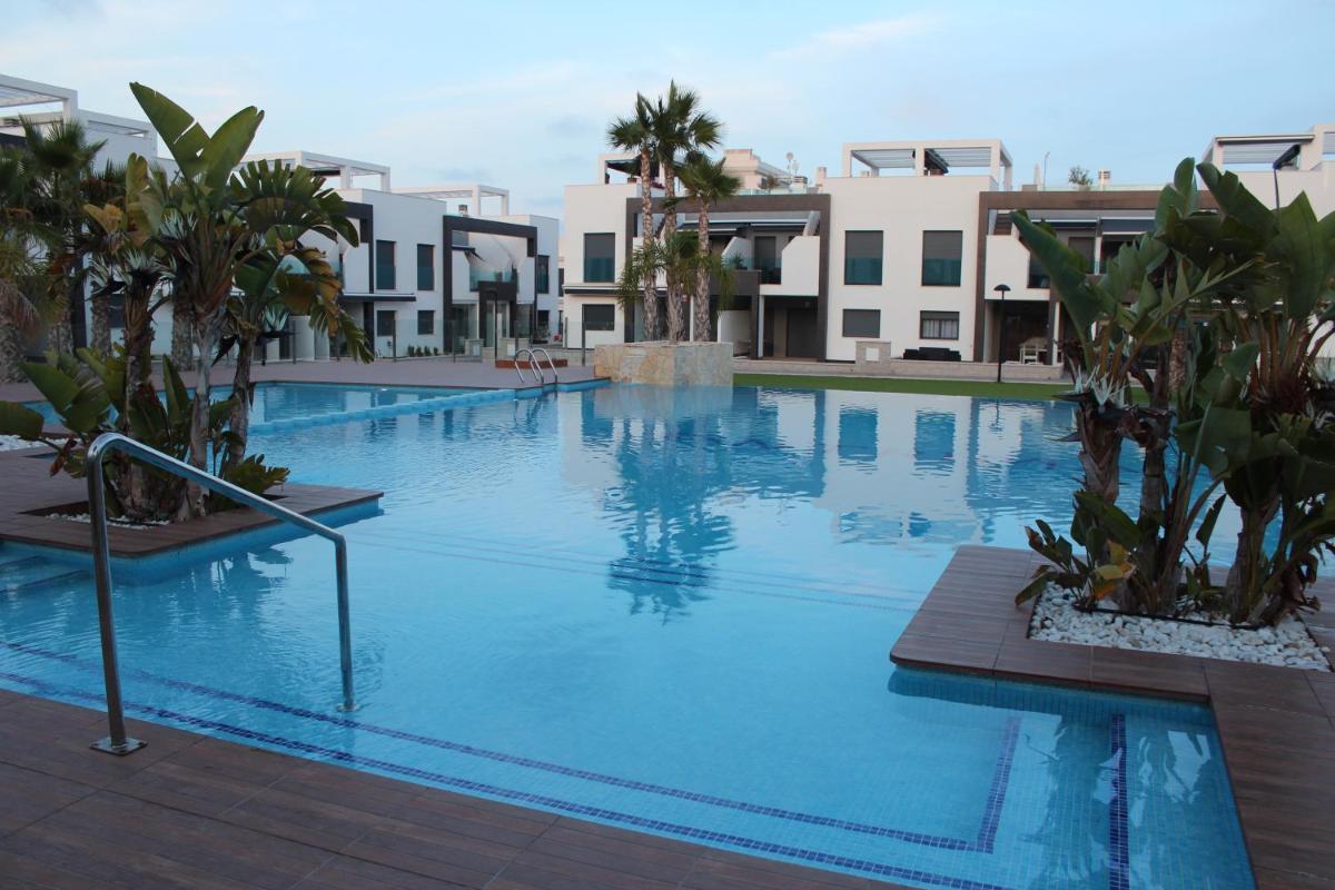 Oasis Beach 5 photo 4