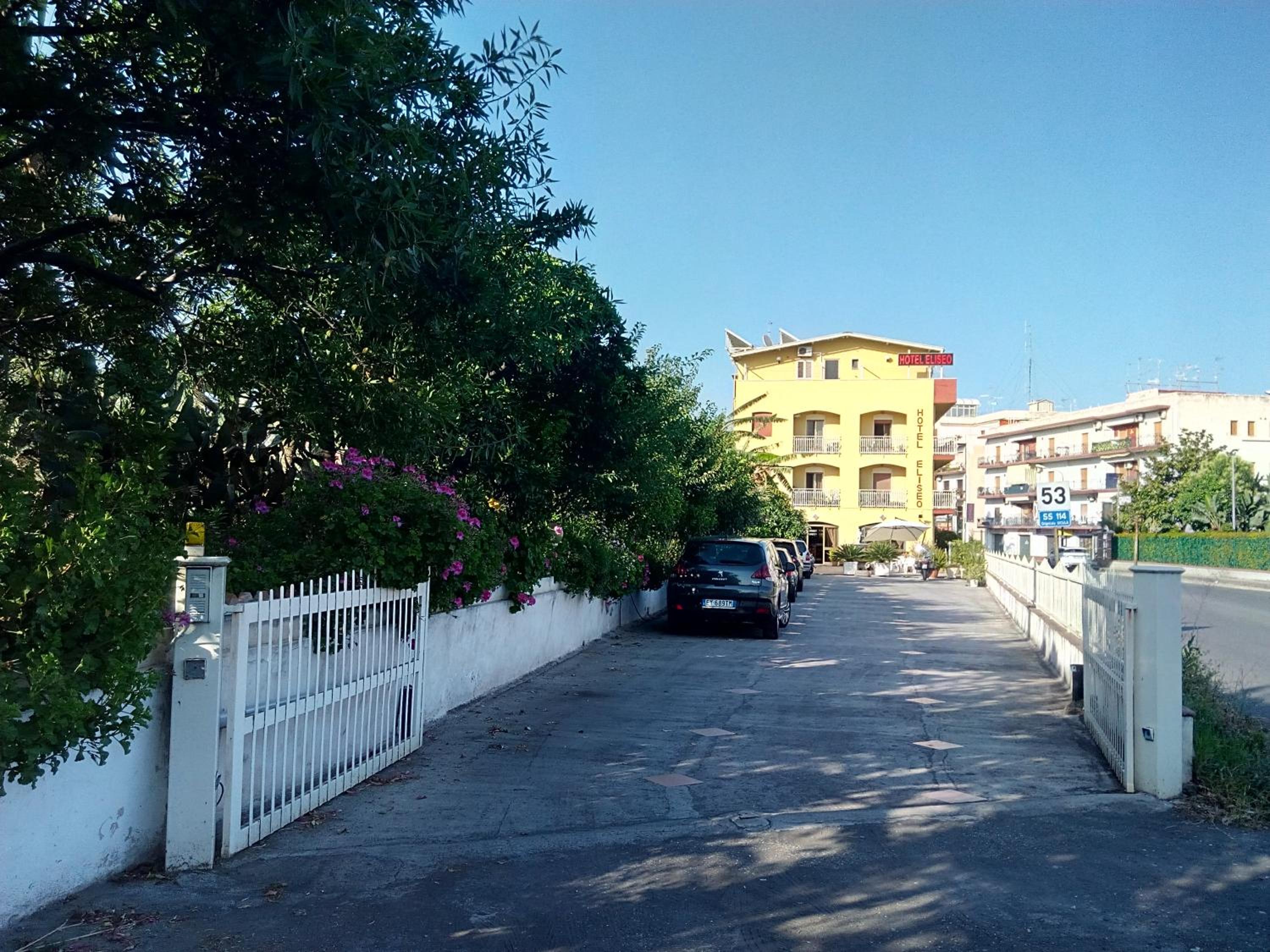 Hotel Eliseo - Image 1