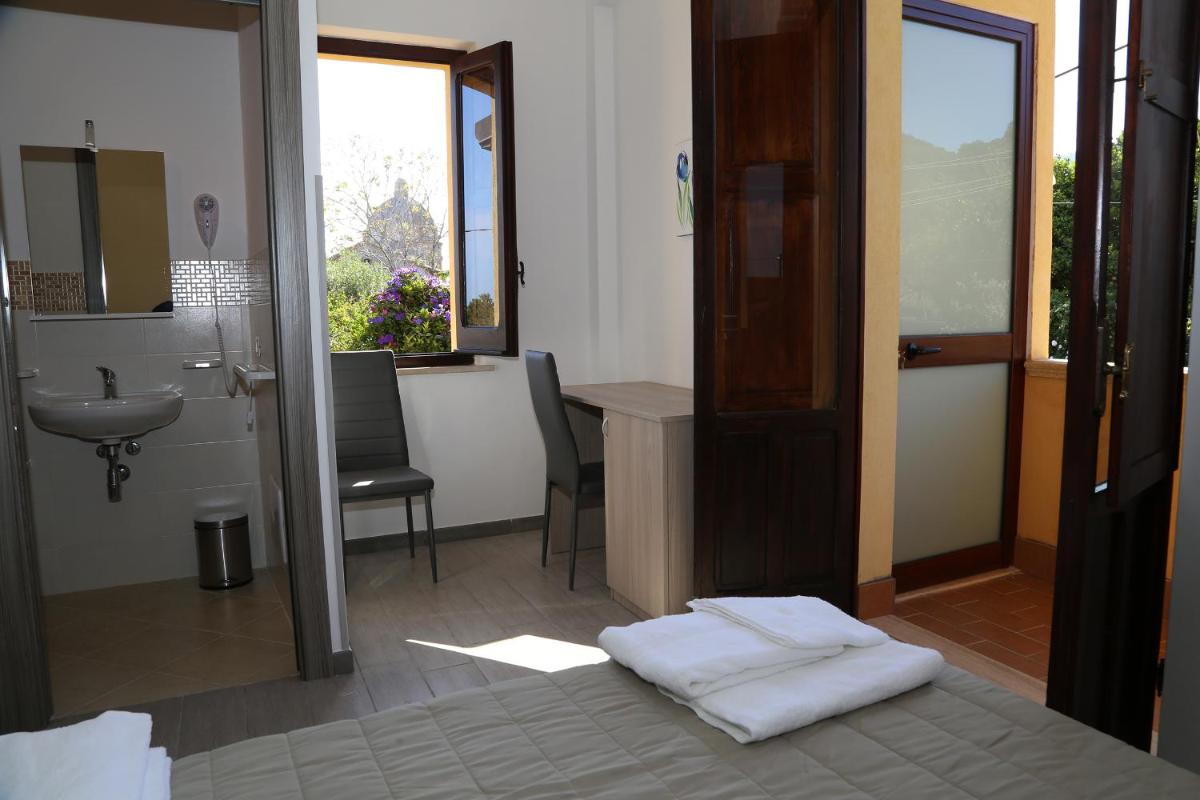 Photo 10