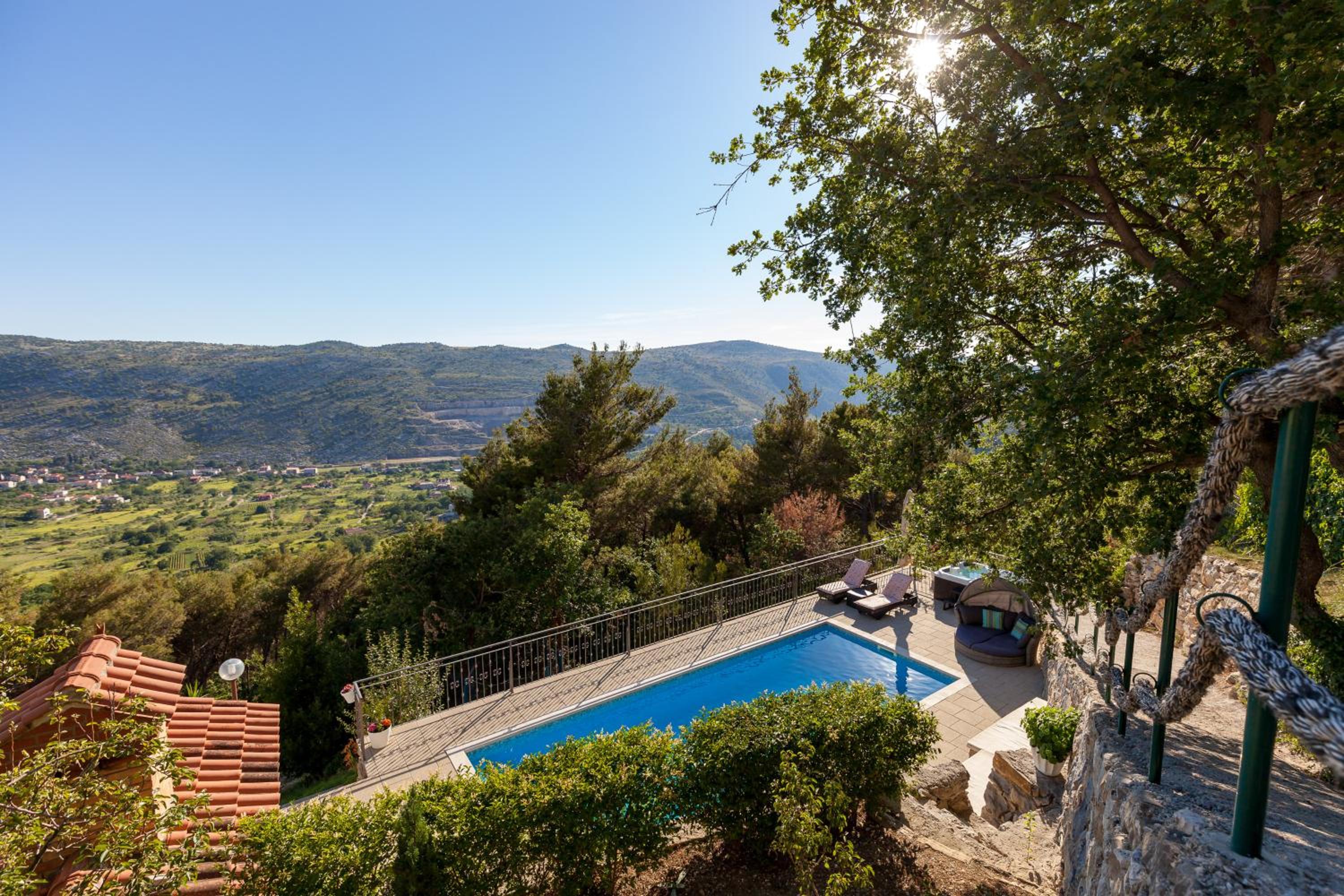 Apartment Stela with heated private pool and Whirlpool Gornje Sitno view 2
