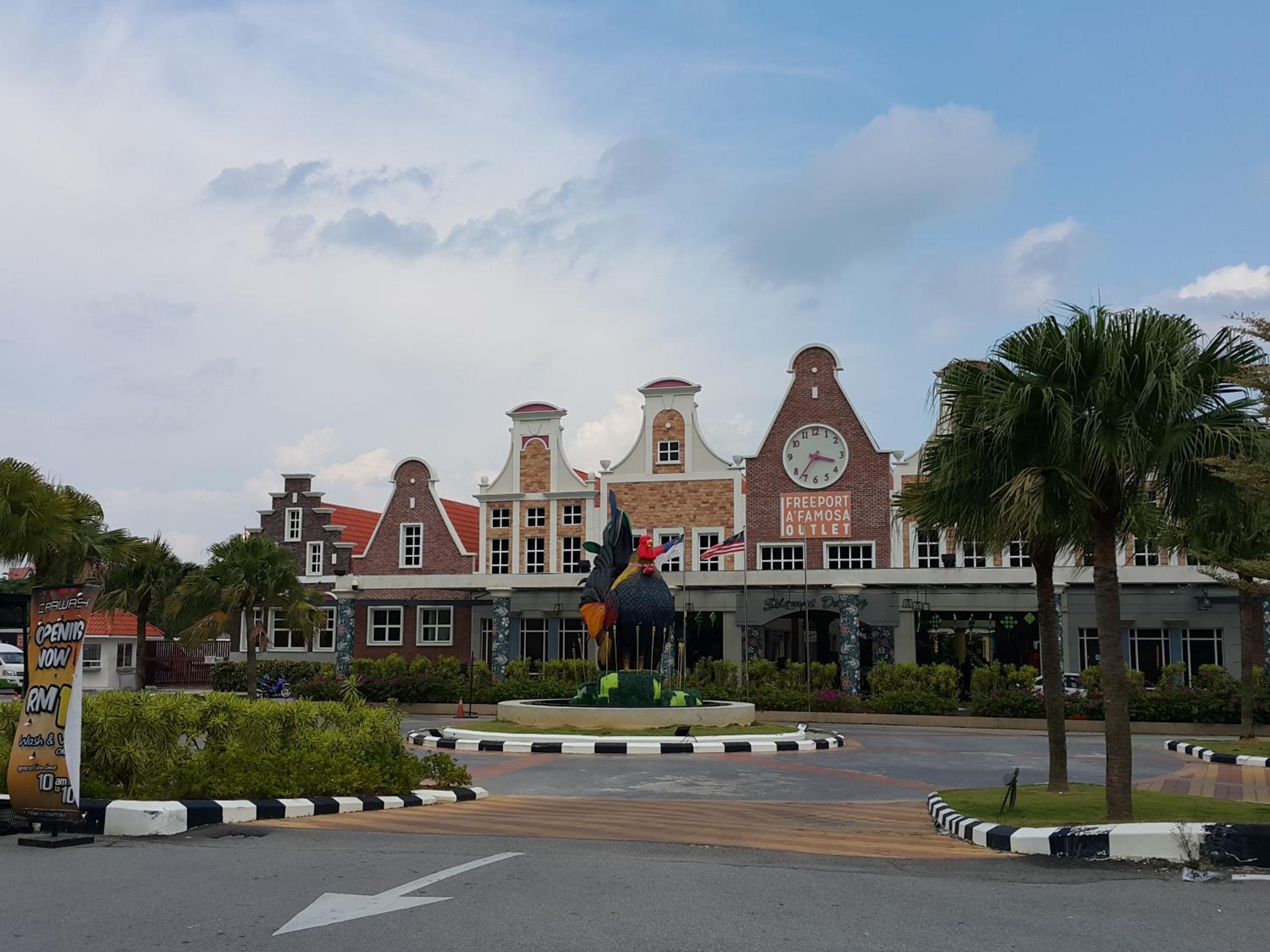 D Savoy Famosa Condo photo 8