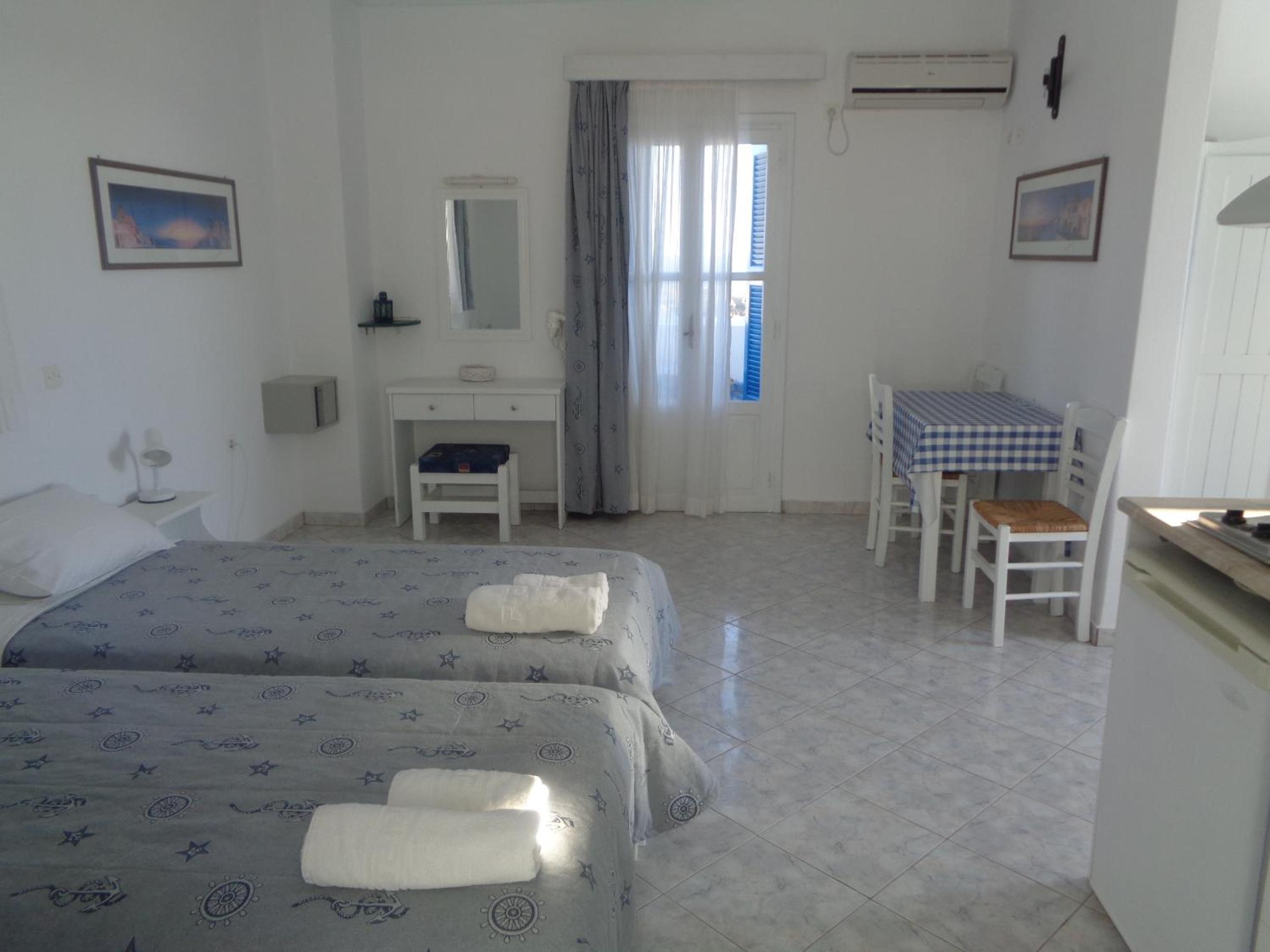 Blue and White Studios & Apartments photo 5